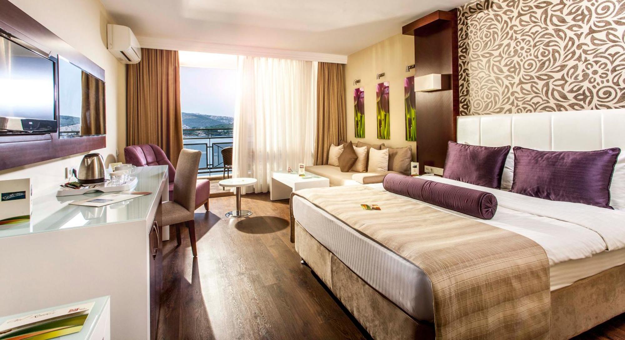 Deluxe Room with Sea View,1275108610:JPEG