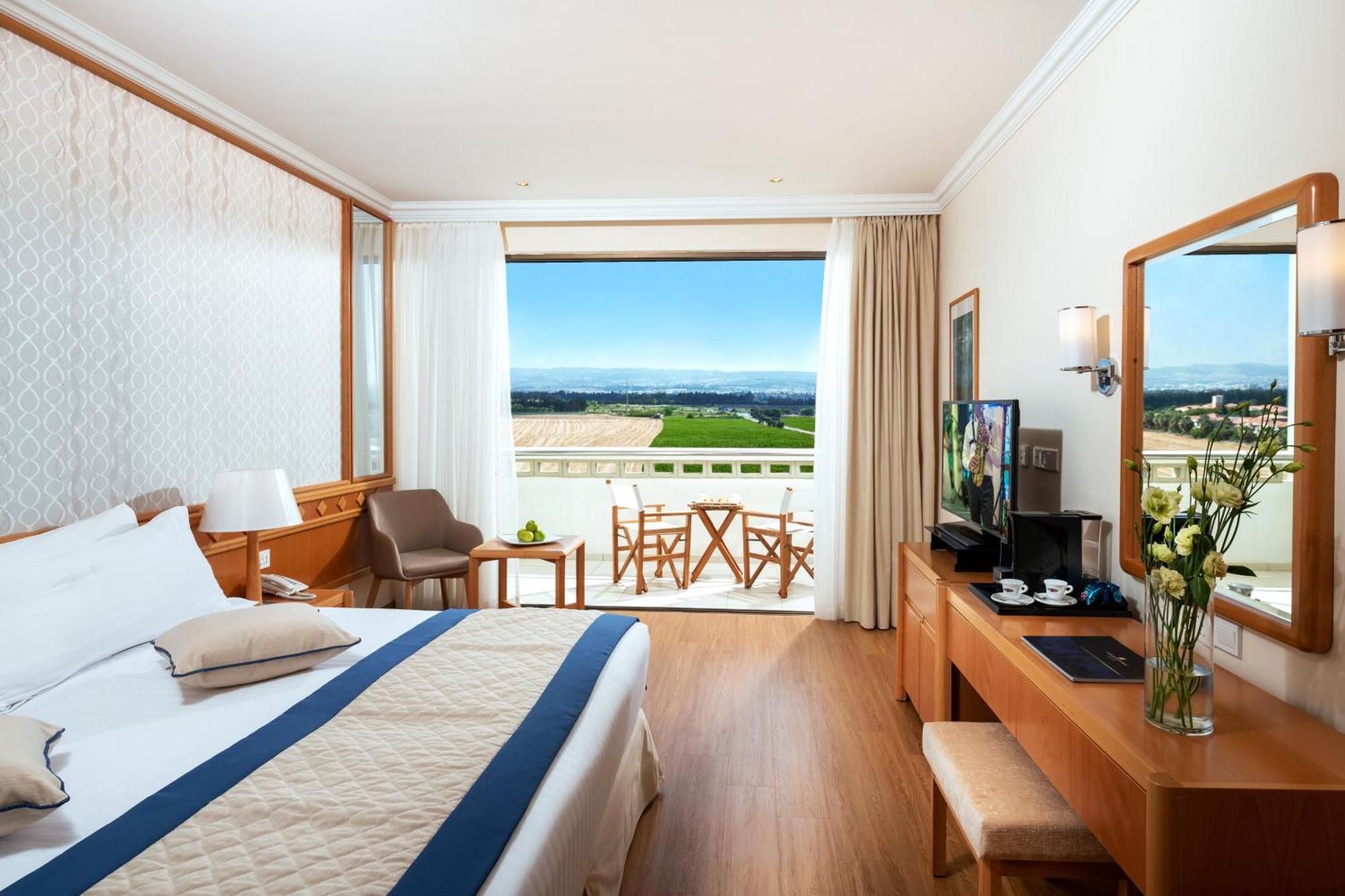 Family Triple Interconnecting Classic Rooms Land View