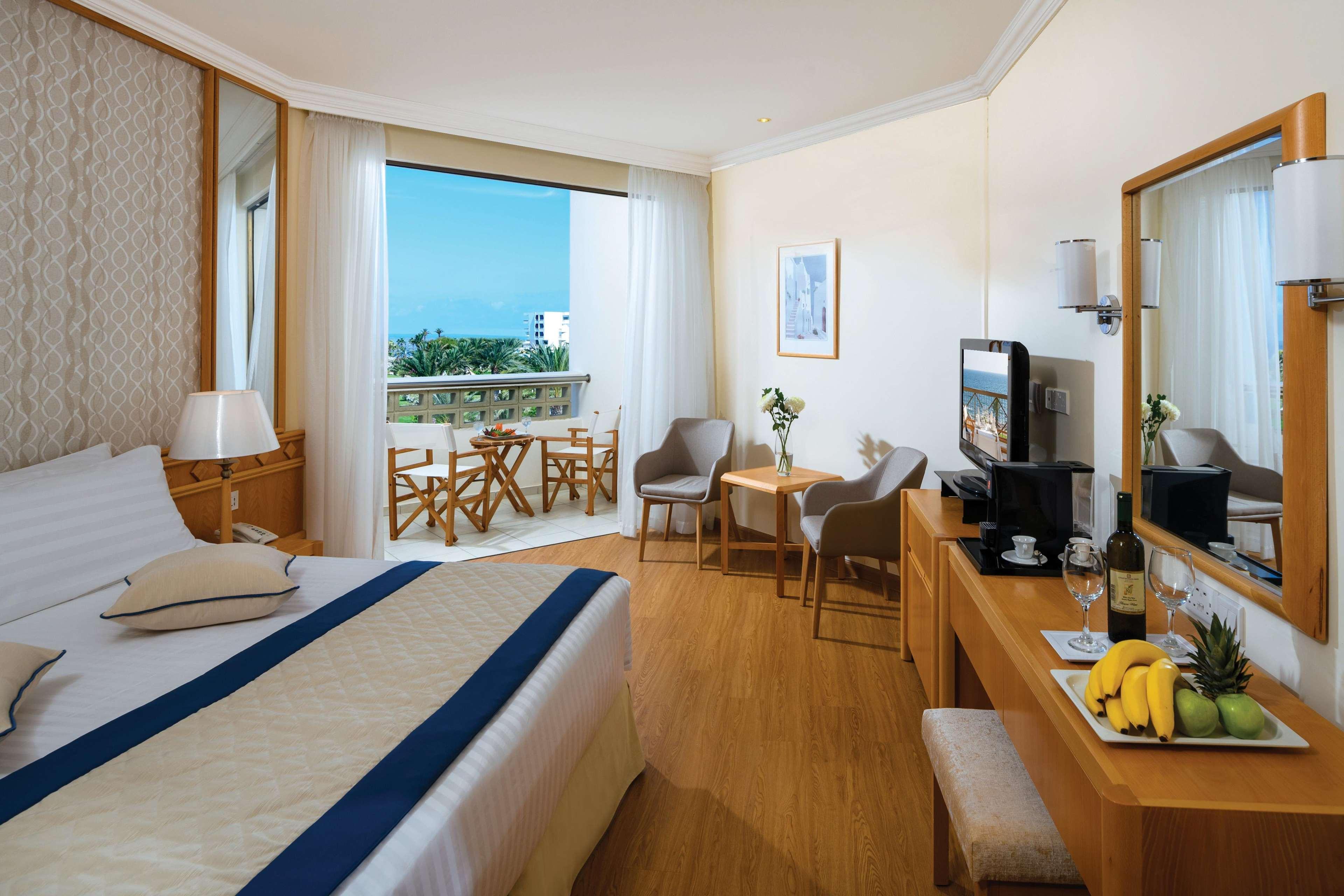 Family Triple Interconnecting Classic Room Limited Sea View