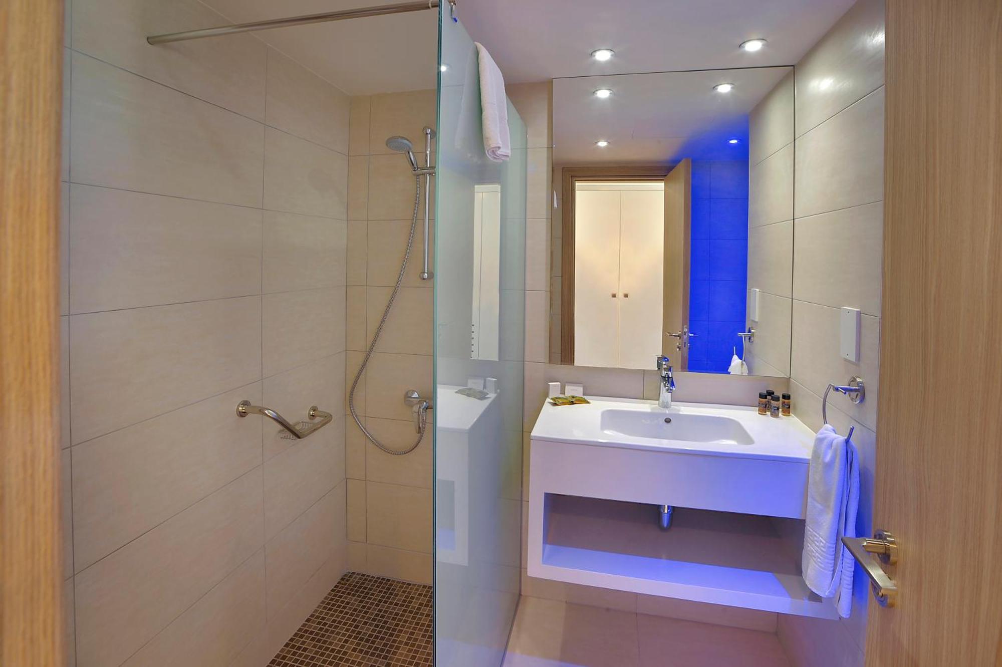 Standard Double or Twin Room Inland View