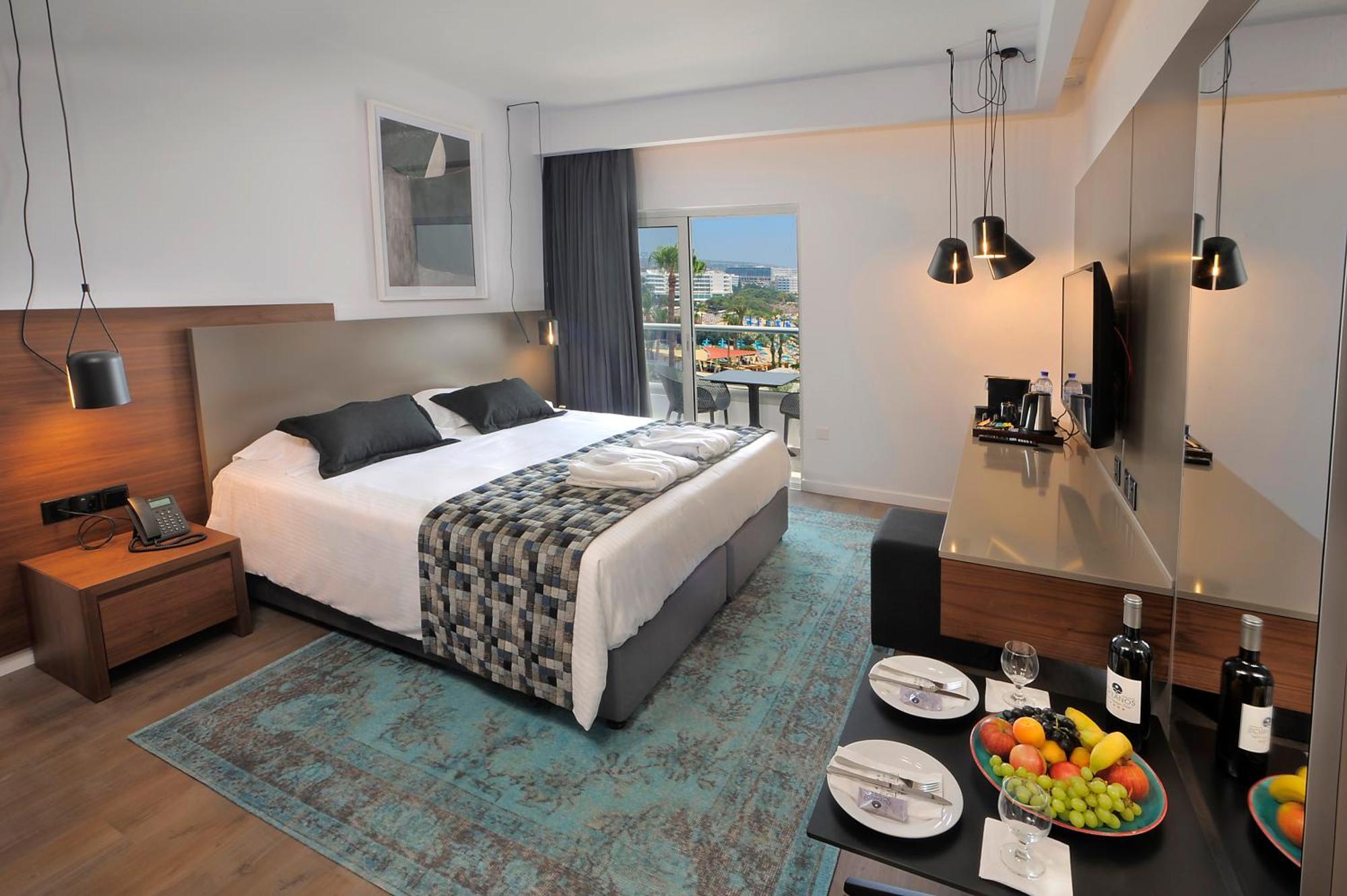 Deluxe Double or Twin Room Sea View