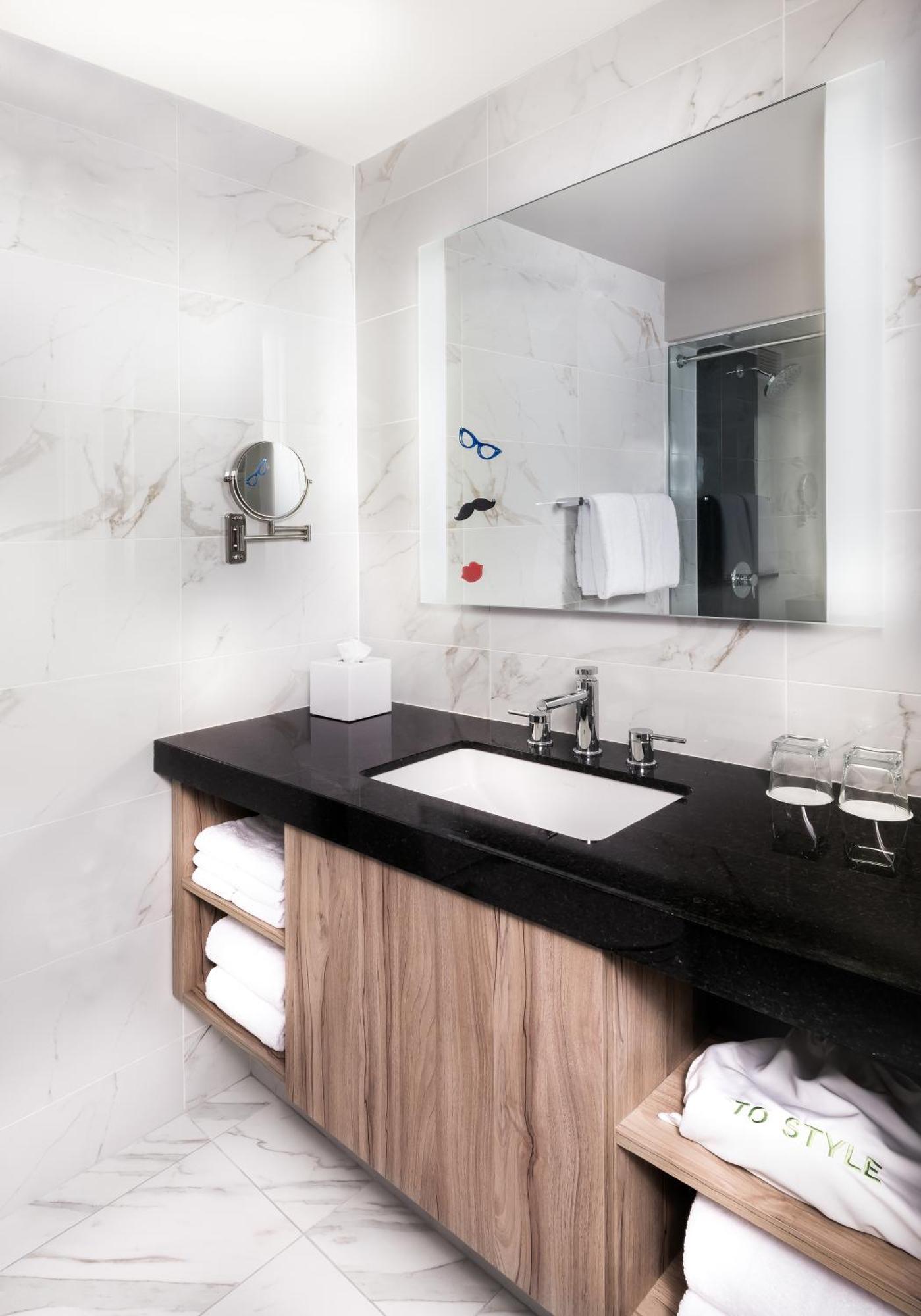 Cabaña Deluxe en distrito 3 con 2 camas grandes junto a la piscina - No fumadores