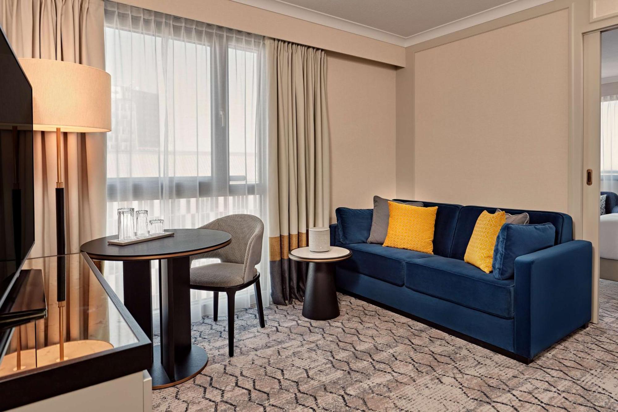 King Junior Suite with Panoramic View and Lounge Access