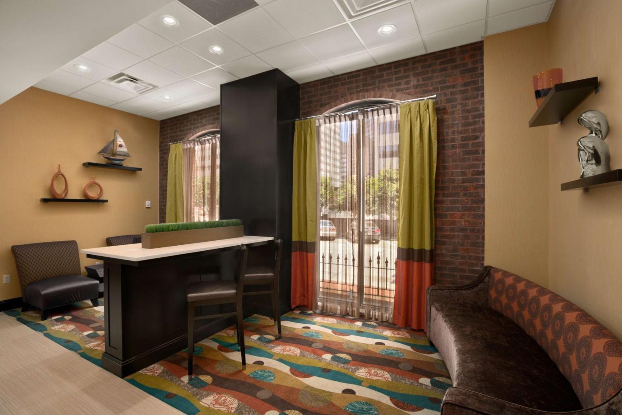 Deluxe Room with Two Double Beds - Non-Smoking