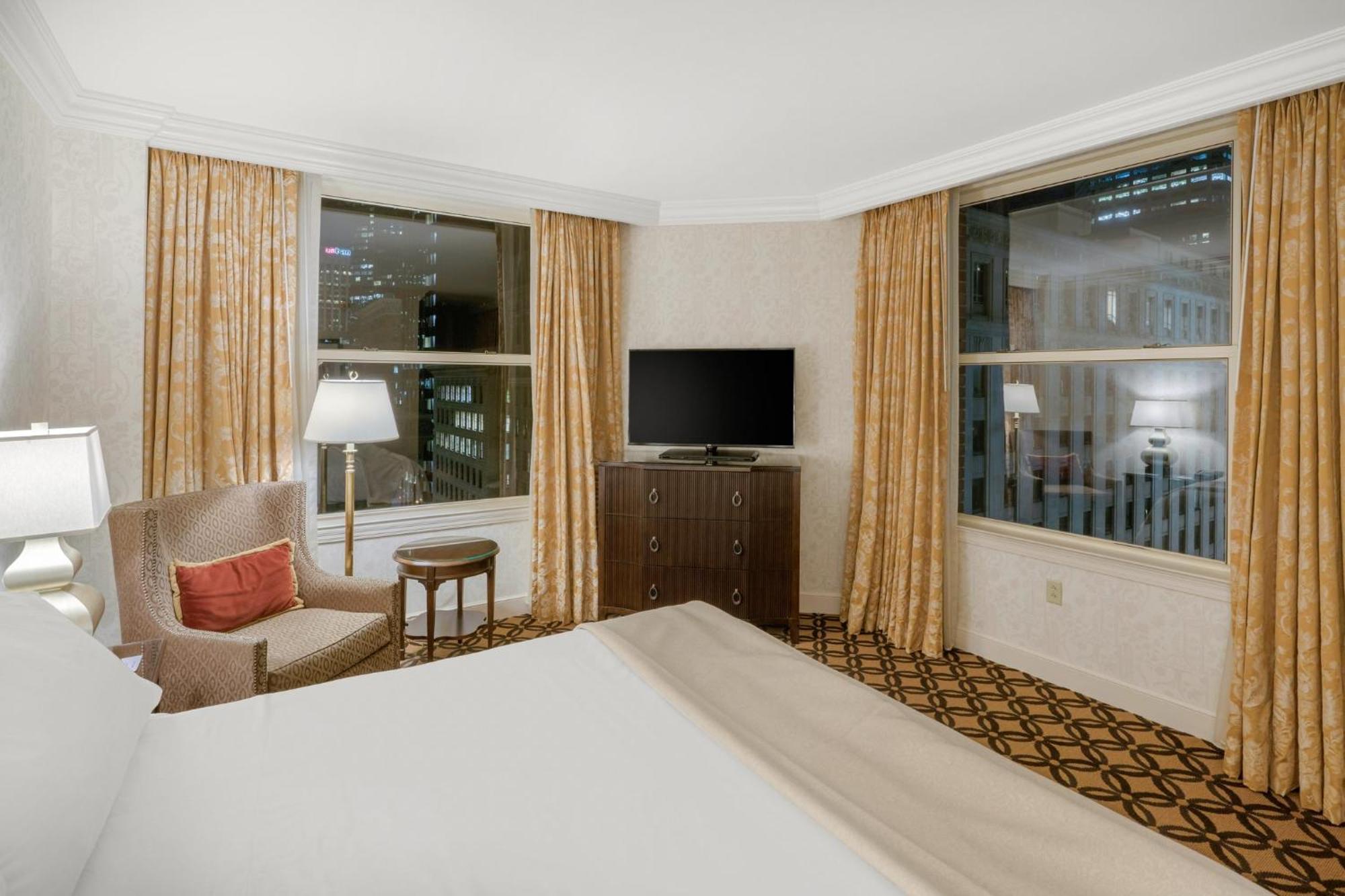 California Suite 1 King Bed