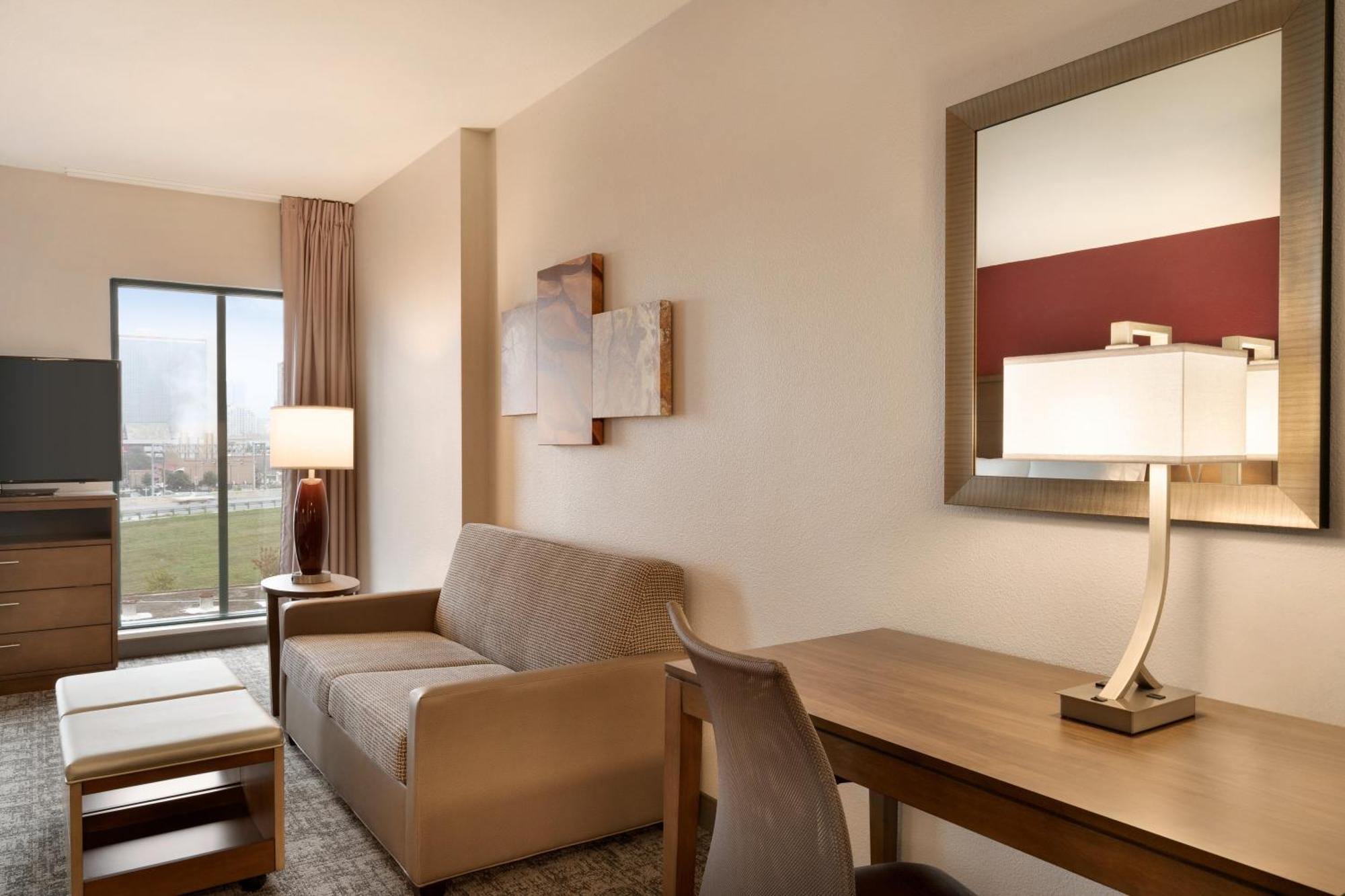 Suite Estudio con vistas a la ciudad - 2 camas grandes