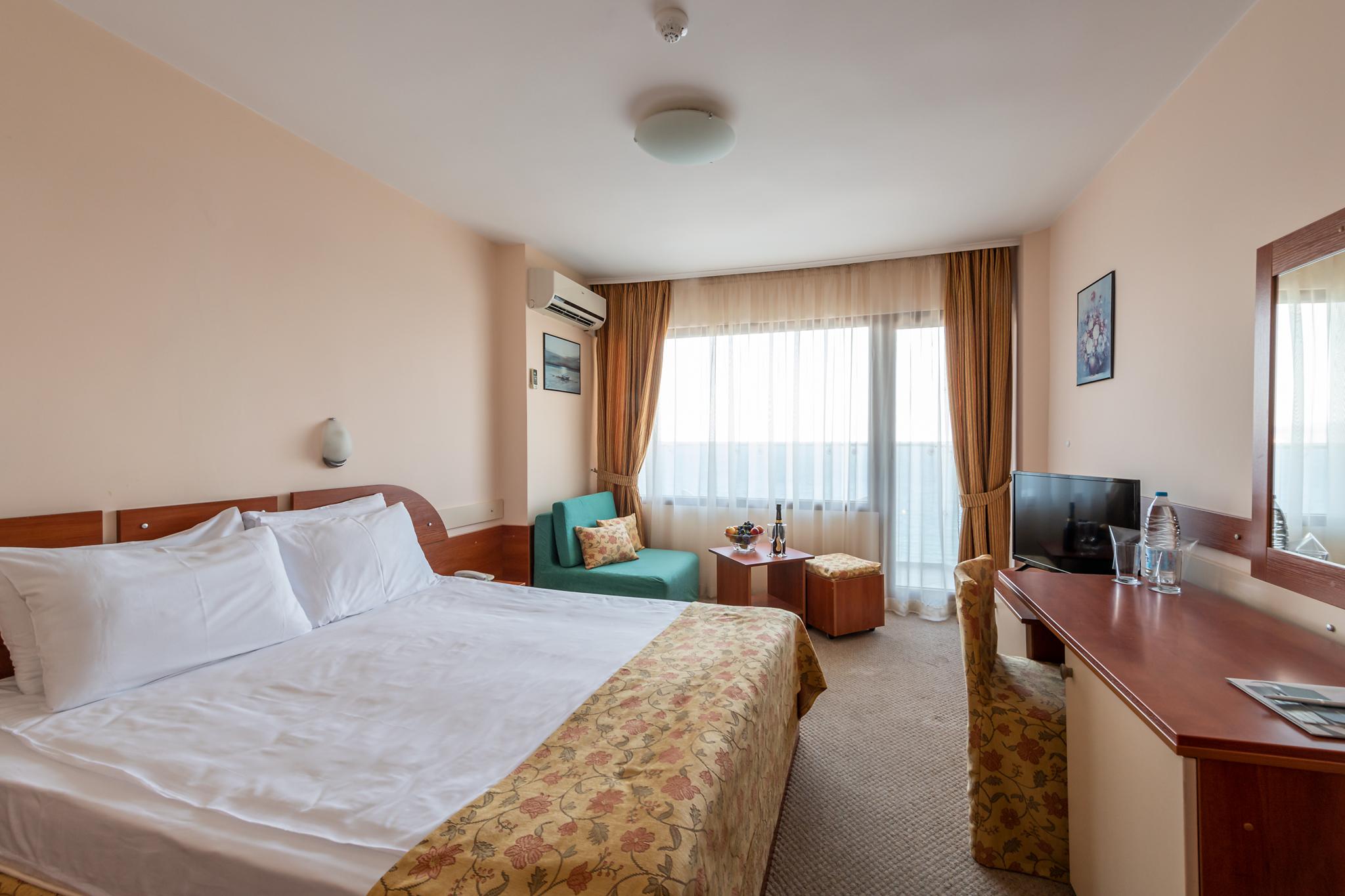 Double Room with Frontal Sea View