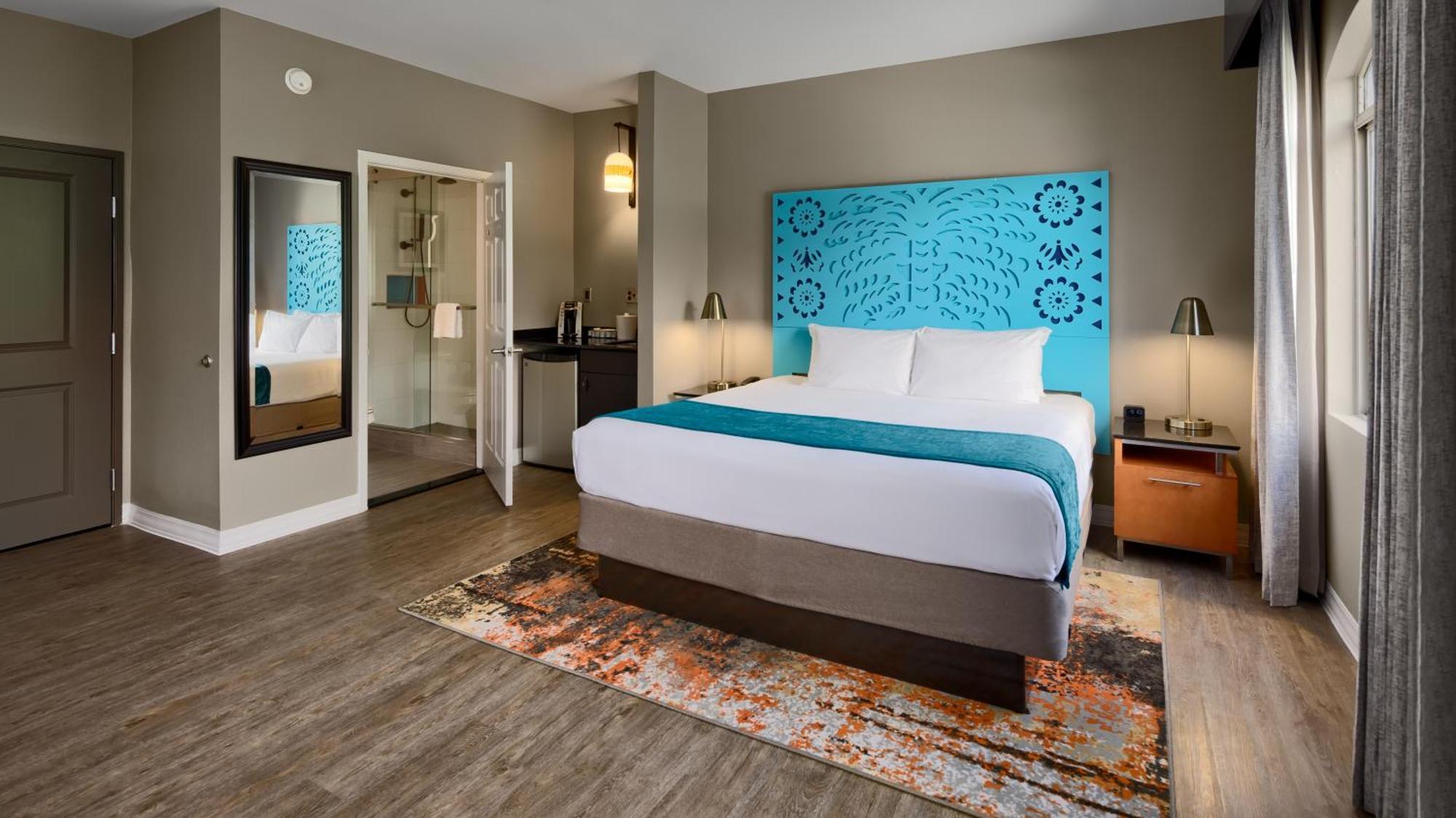 Habitación Estándar con cama extragrande y vistas al patio