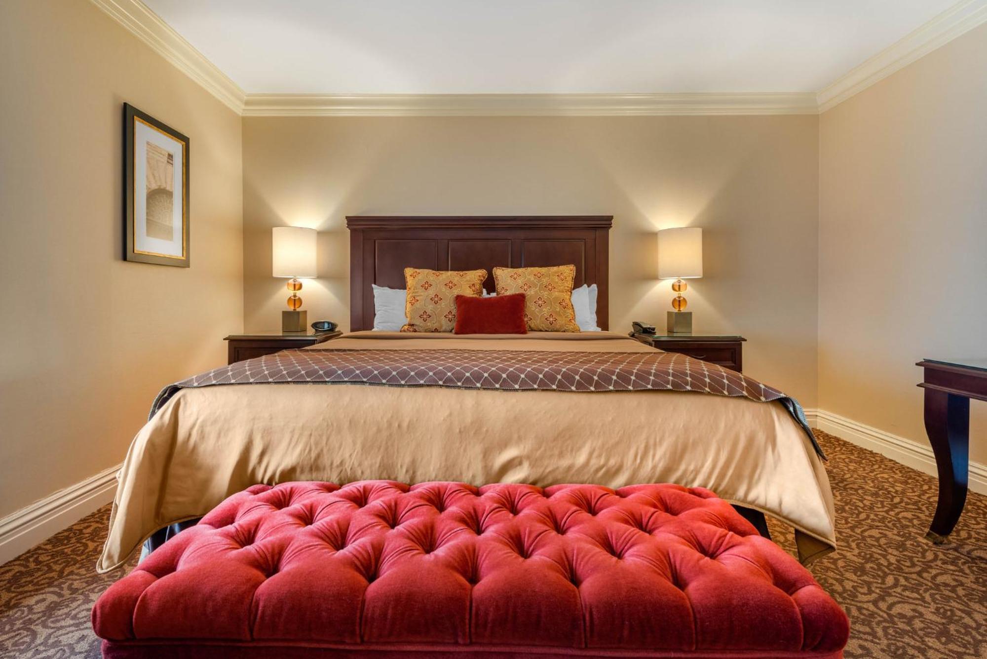 Deluxe Room One King Bed