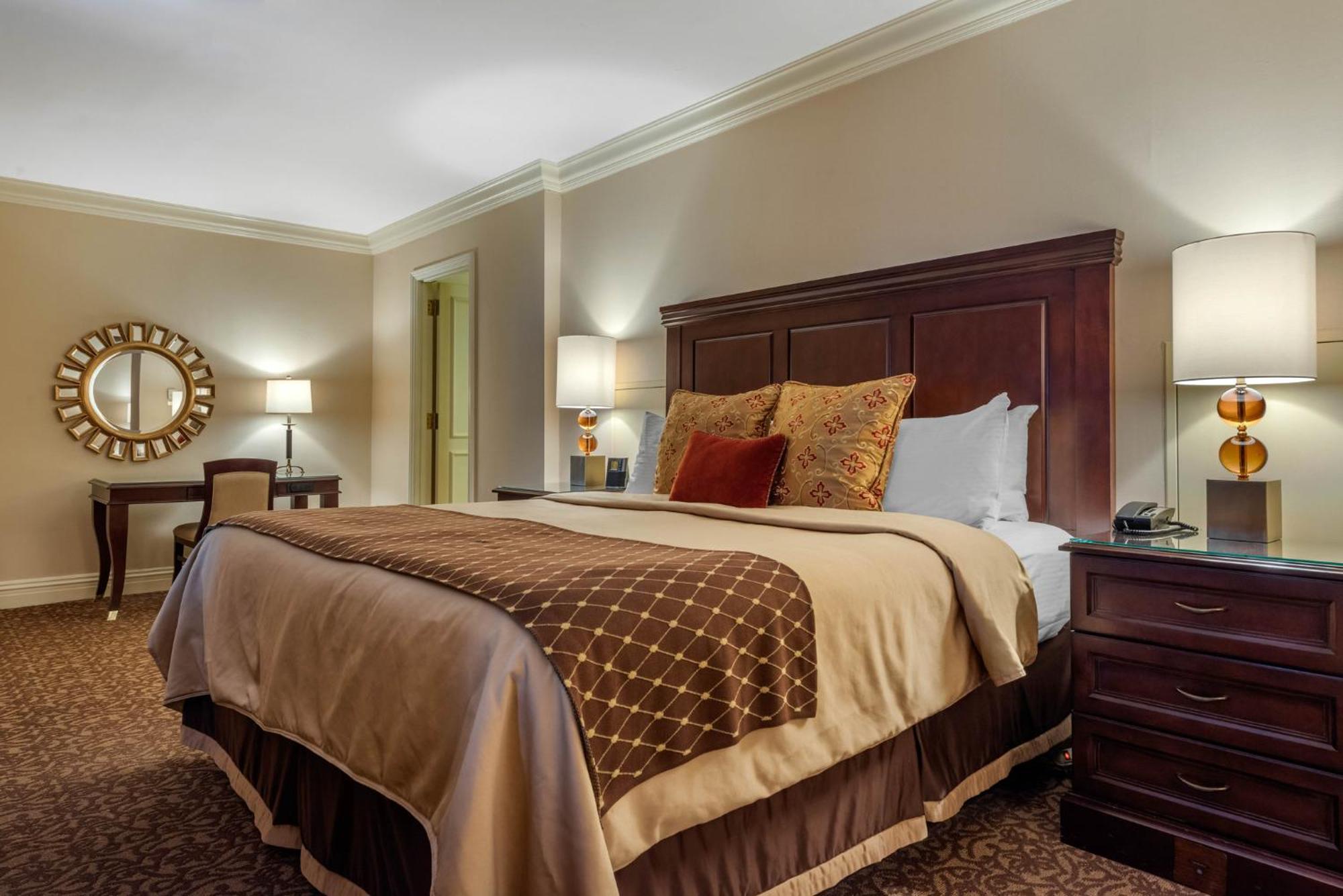 Premier Room One King Bed