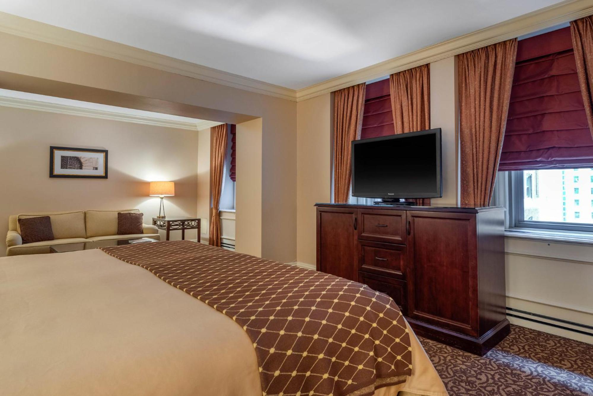 Premier Room One King Bed