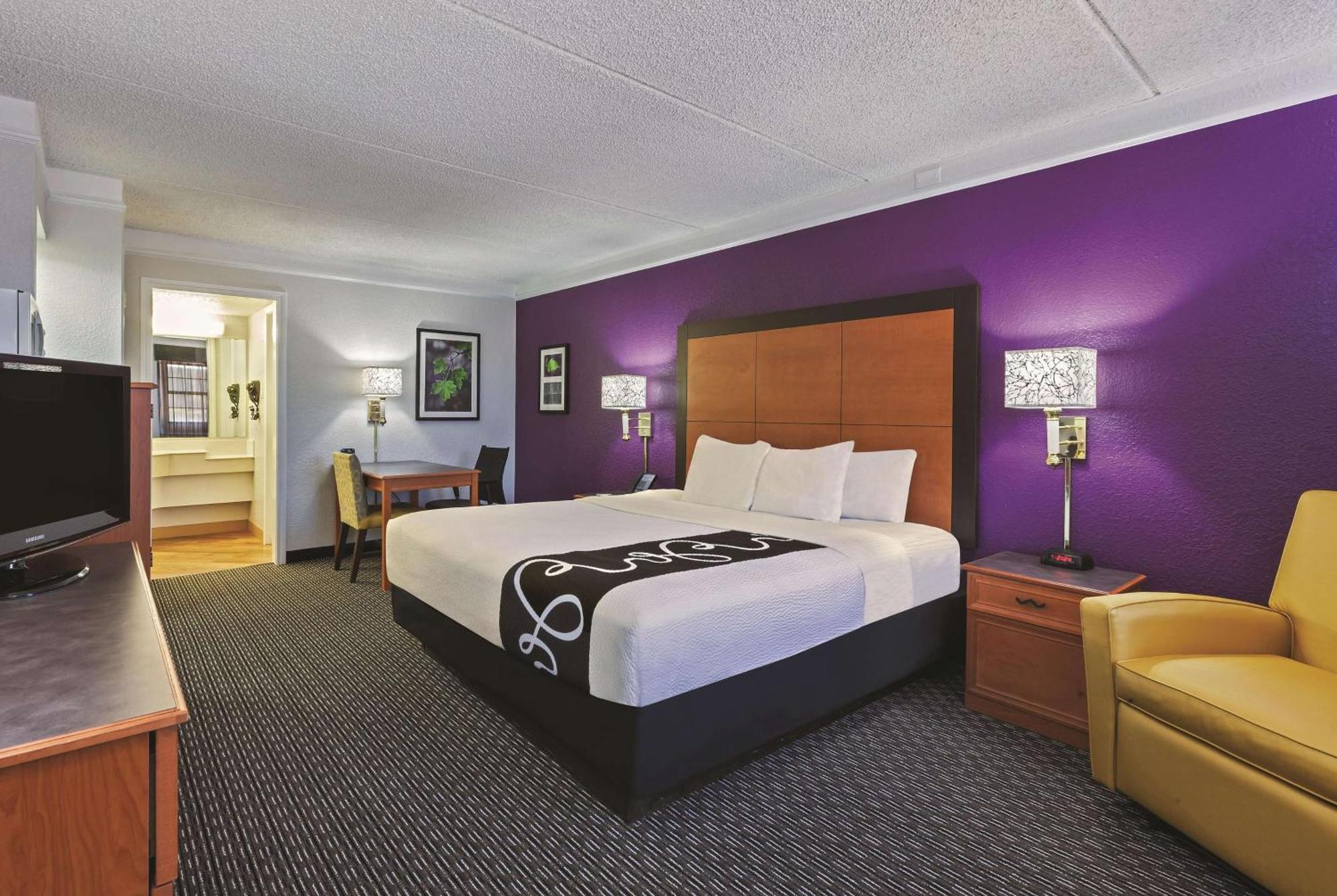 King Room - Non-Smoking