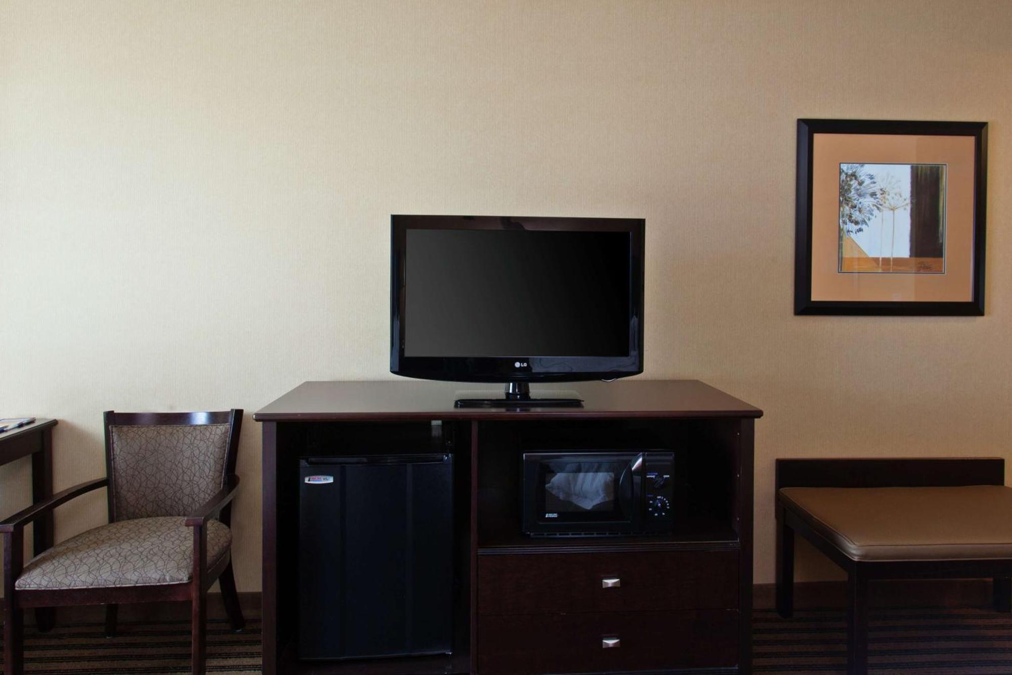 Queen Room with Two Queen Beds - Mobility and Hearing Access/Non-Smoking