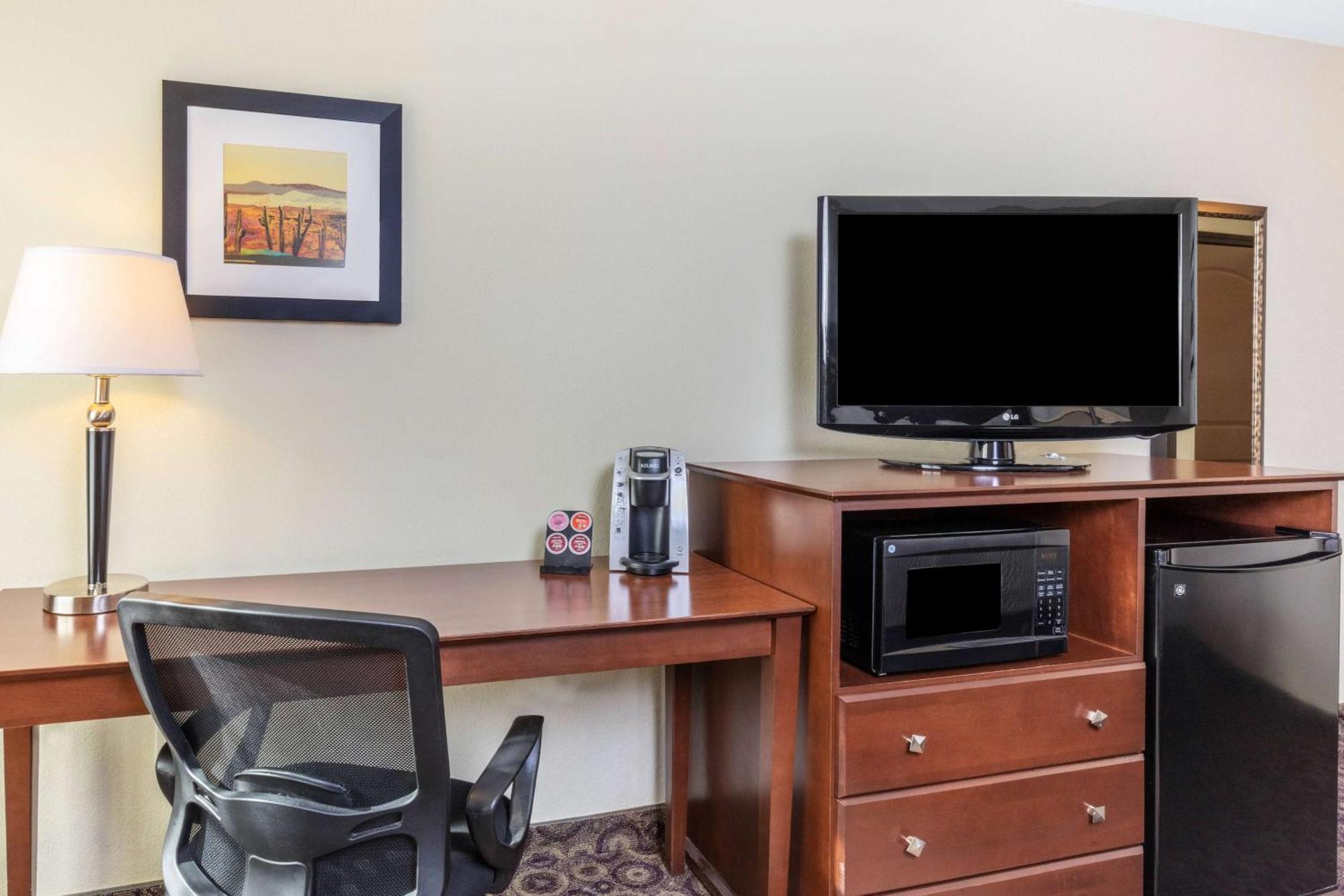 Suite Estudio con sofá cama y bañera de hidromasaje - 1 cama extragrande - No fumadores