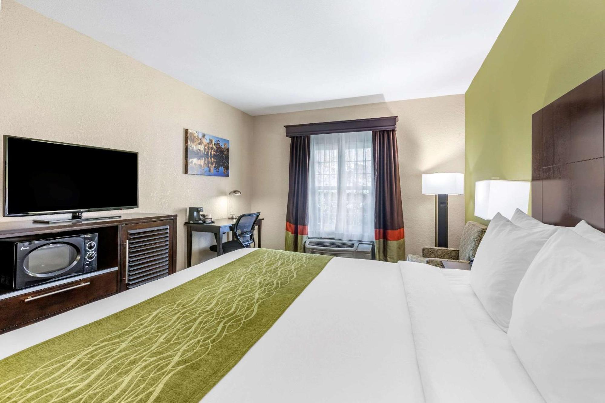 Habitación Estándar con 1 cama extragrande y bañera adaptada para personas con discapacidad - No fumadores