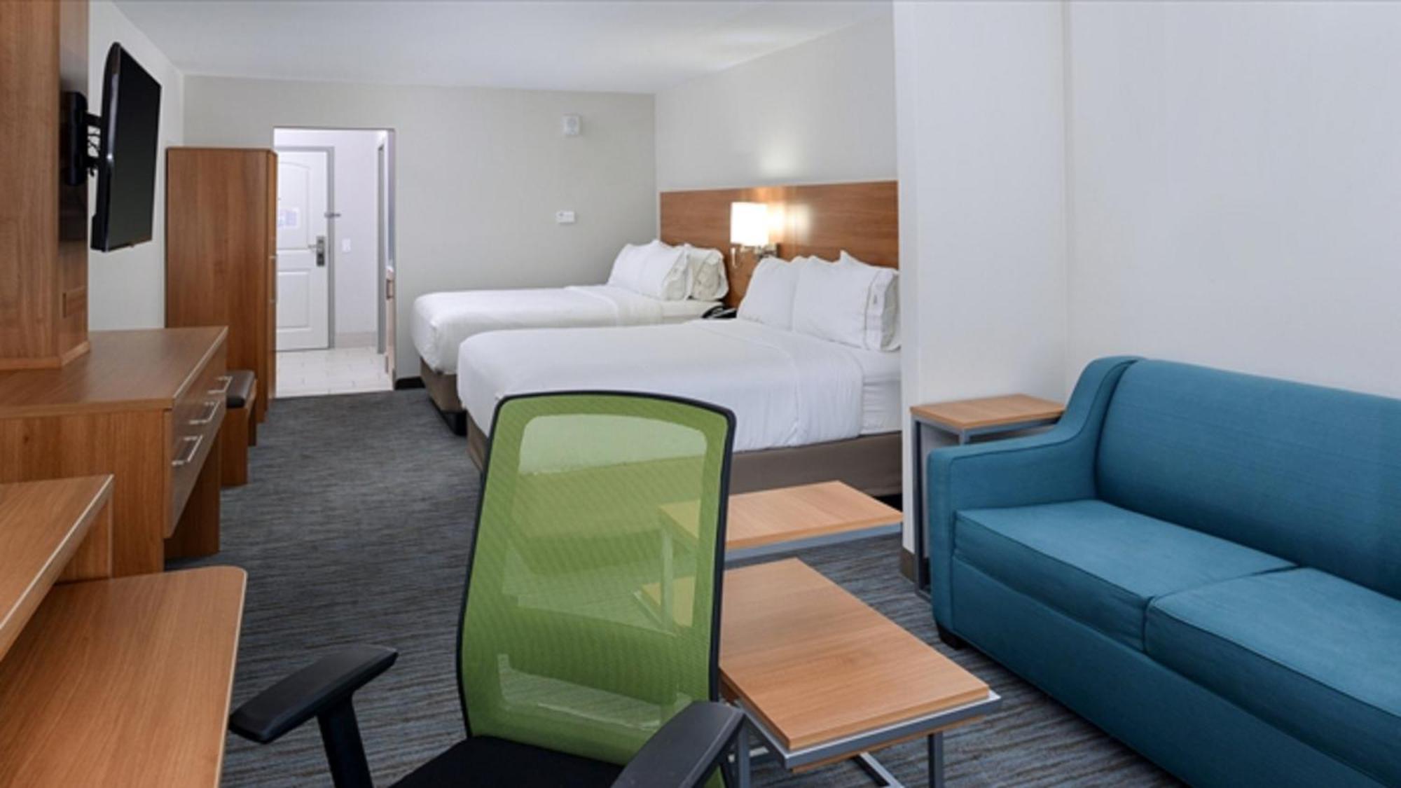 Queen Suite with Two Queen Beds and Sofa Bed