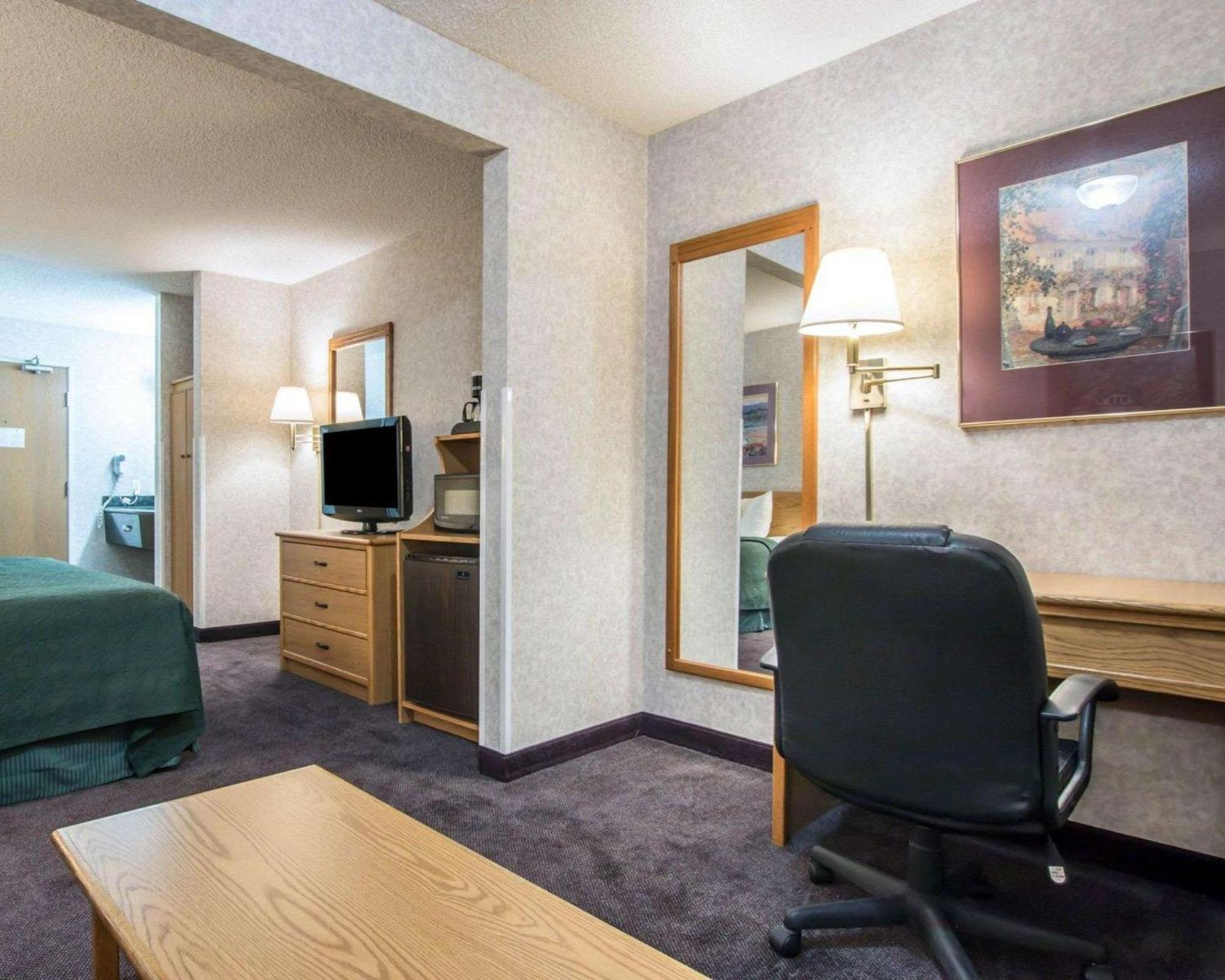 Suite 1 King Bed Non Smoking
