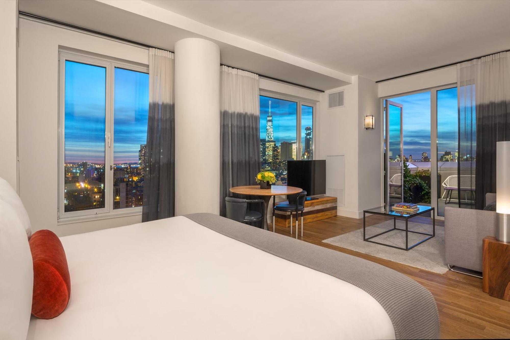 Deluxe King Studio Suite with City View - Non-Smoking,1275854128:JPEG
