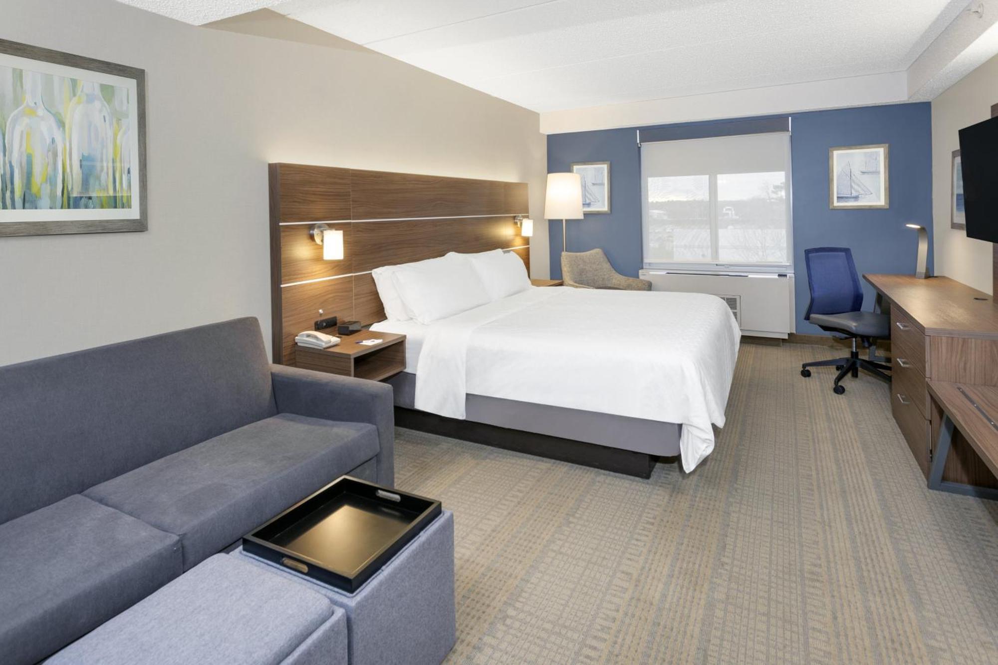 King Suite with Sofa Bed
