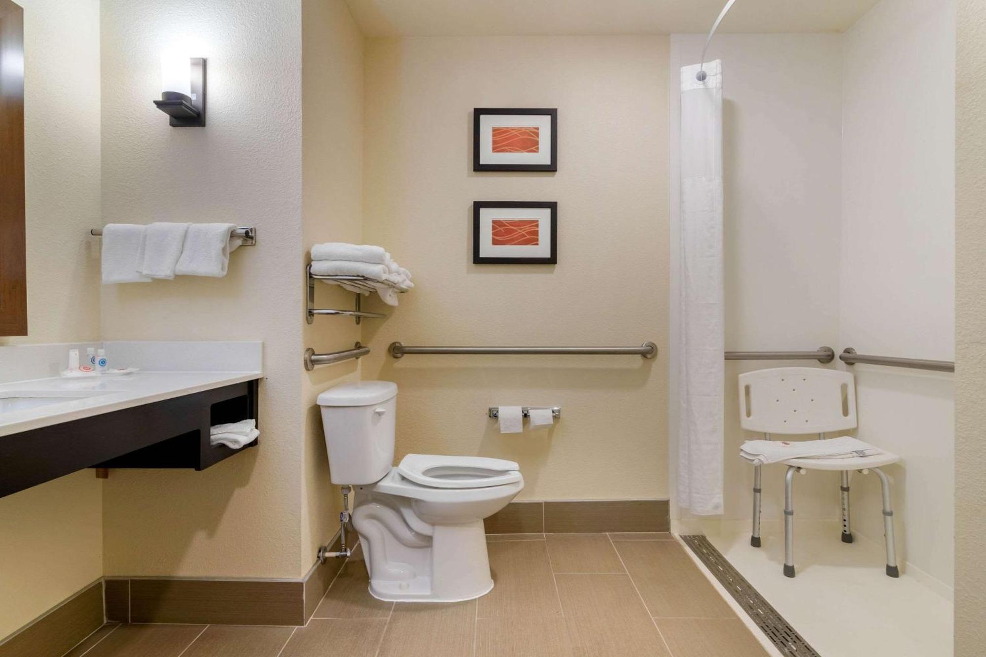 King Room - Accessible/Non-Smoking