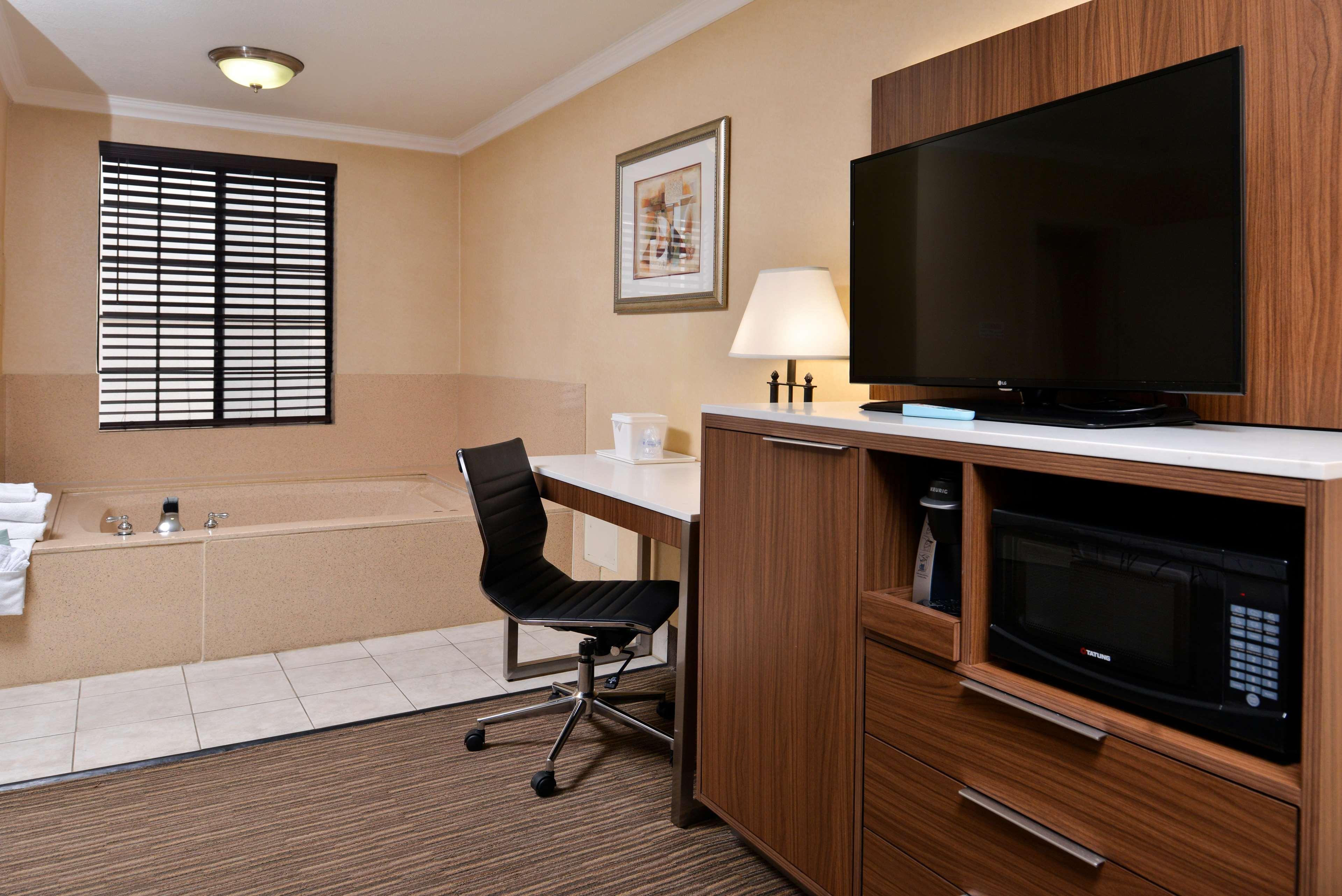 King Room with Spa Bath - Non-Smoking,1275968776:JPEG