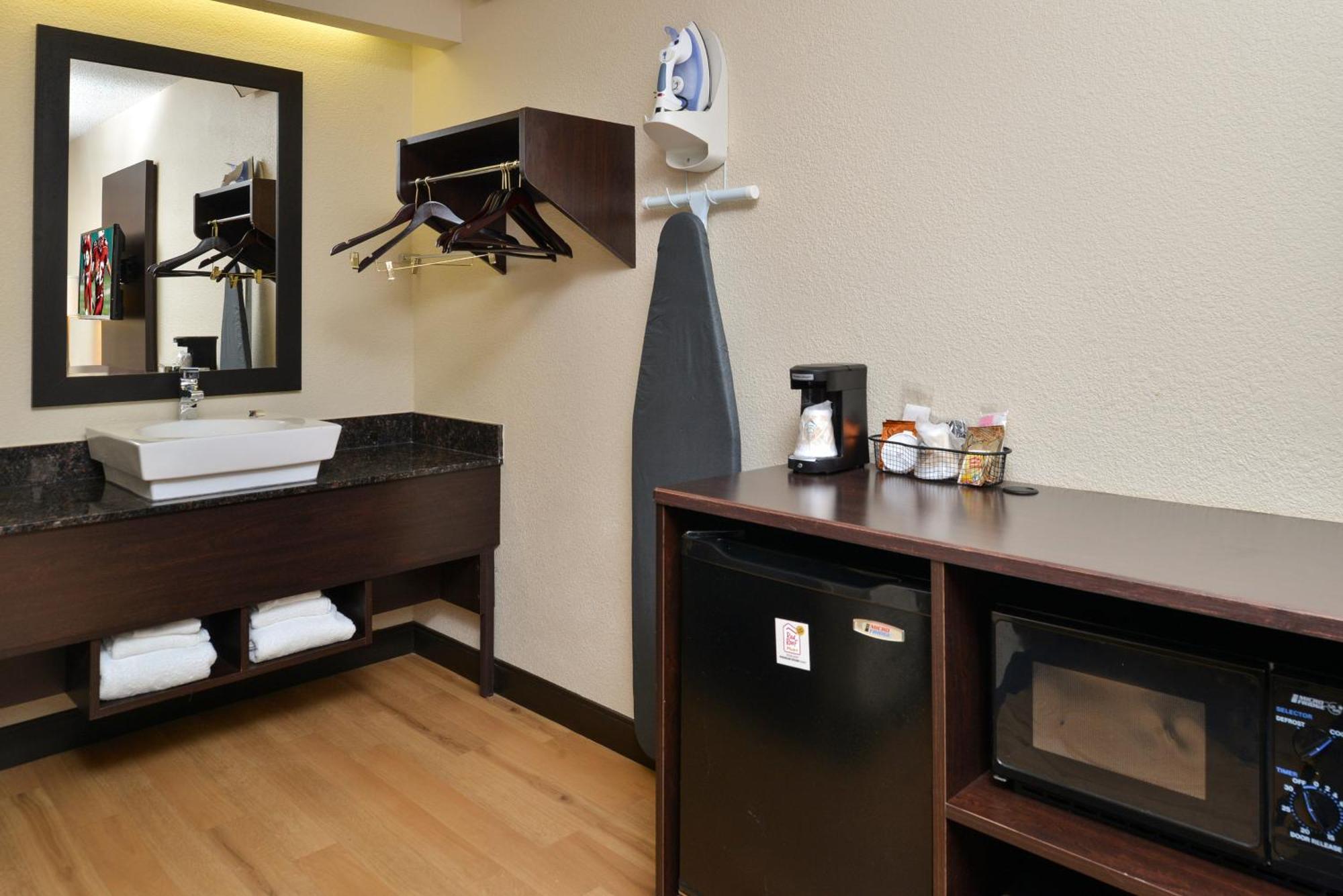 Deluxe Room Two Double Beds Smoke