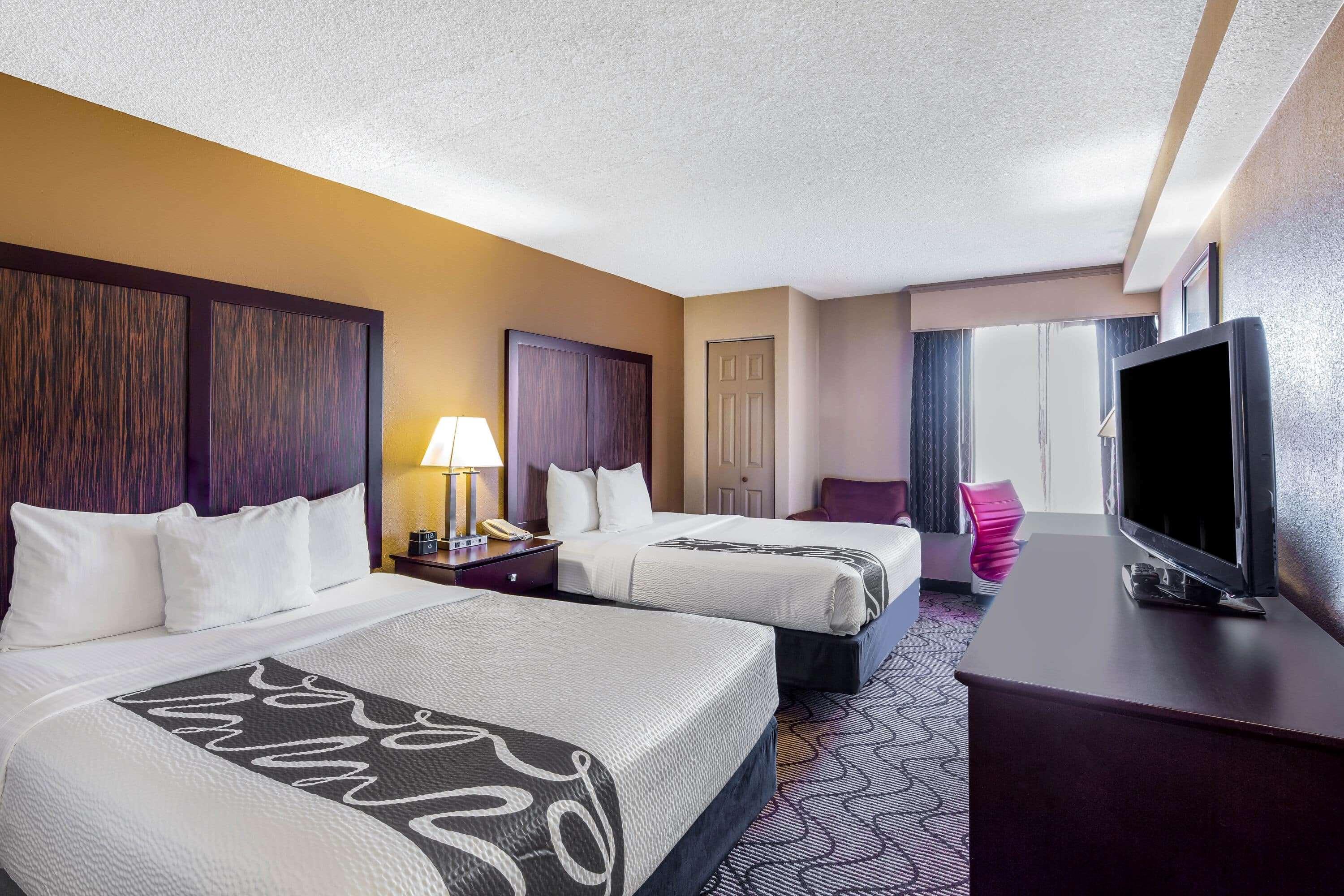 Queen Room with Two Queen Beds and Roll-in Shower - Mobility Accessible