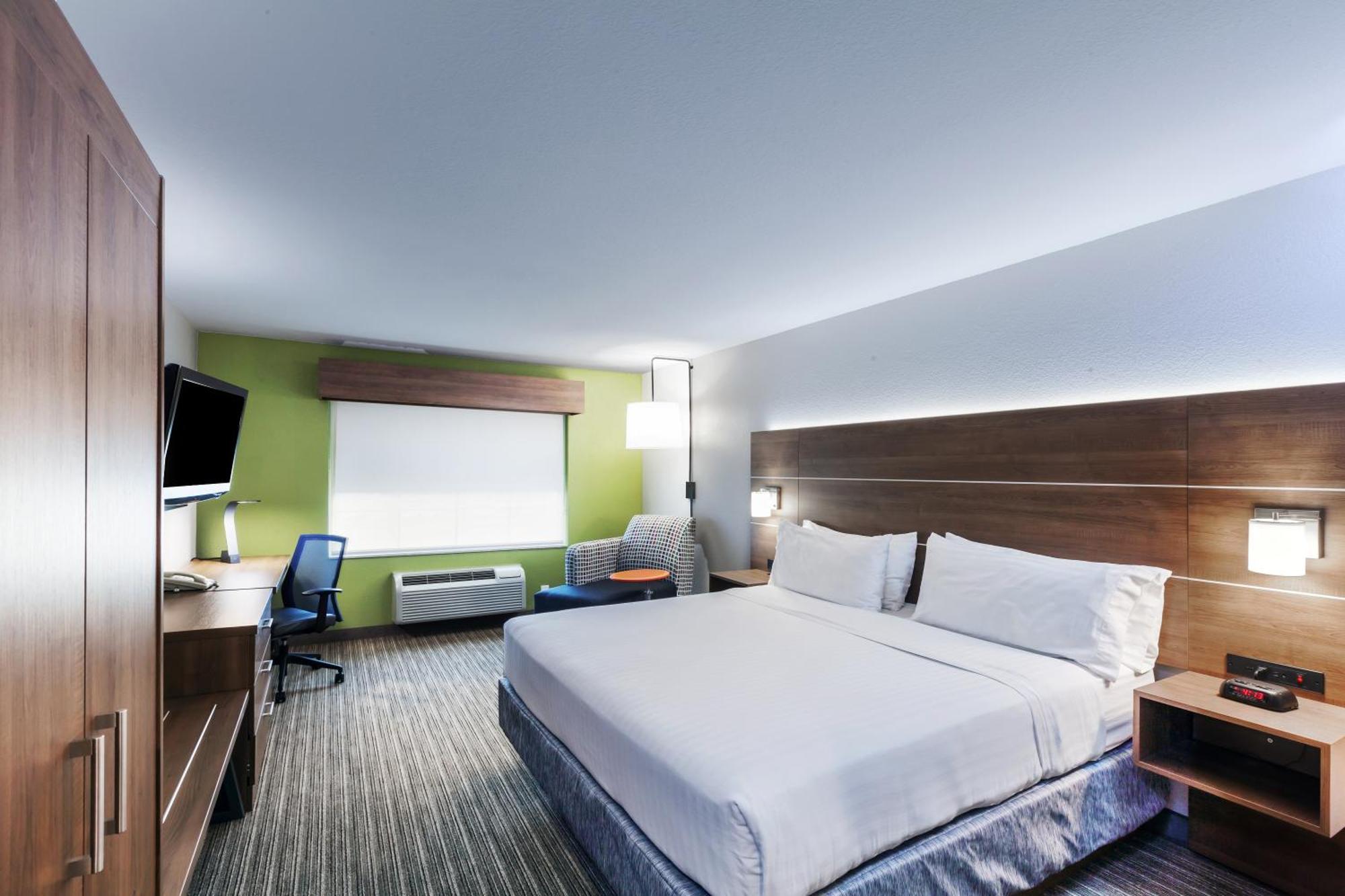 Standard King Room