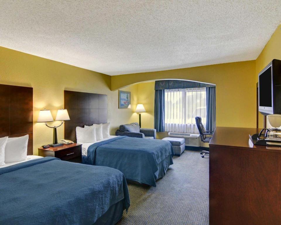 Double Room with Two Double Beds - Non-Smoking