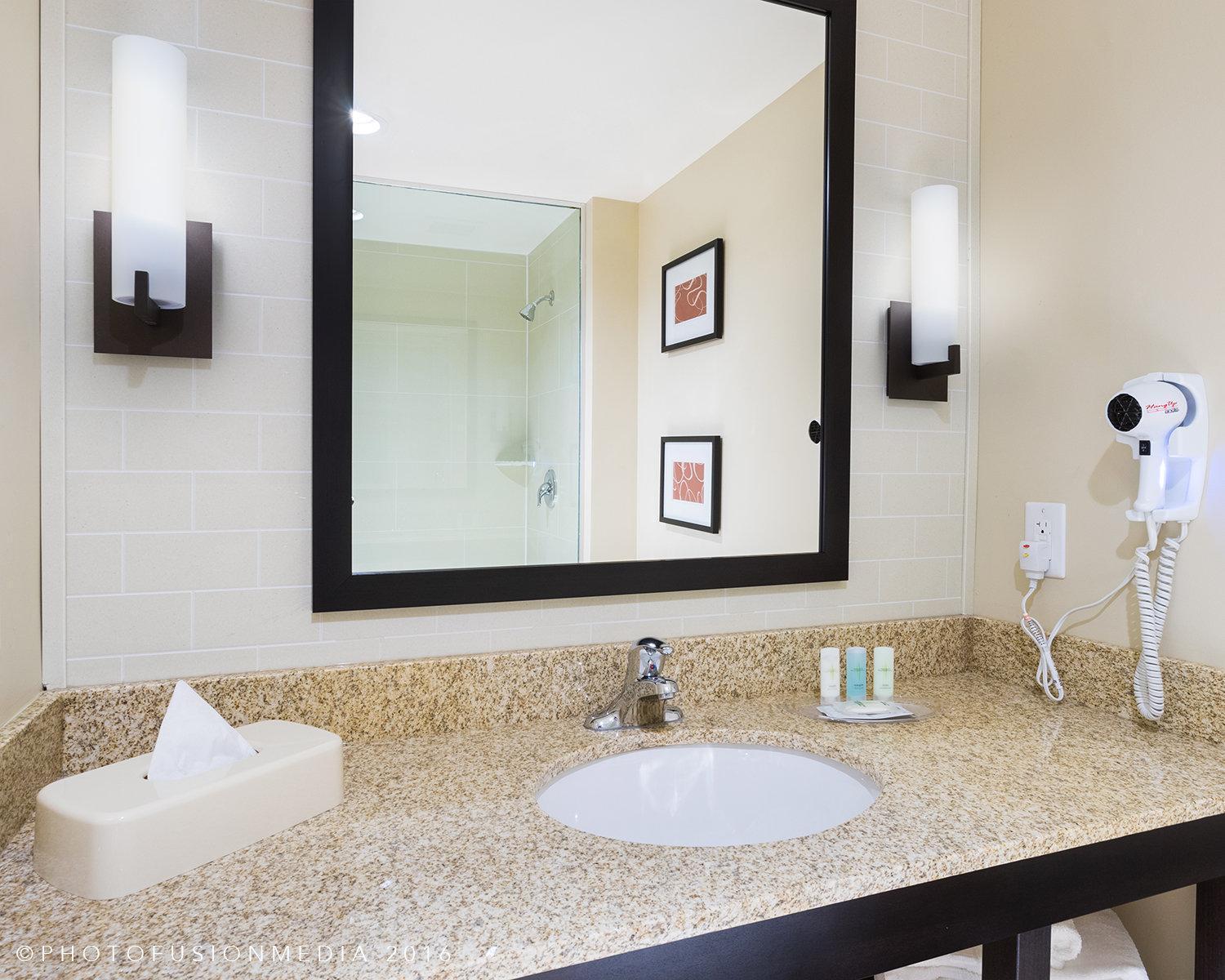 Queen Suite with Two Queen Beds - Accessible/Non-Smoking
