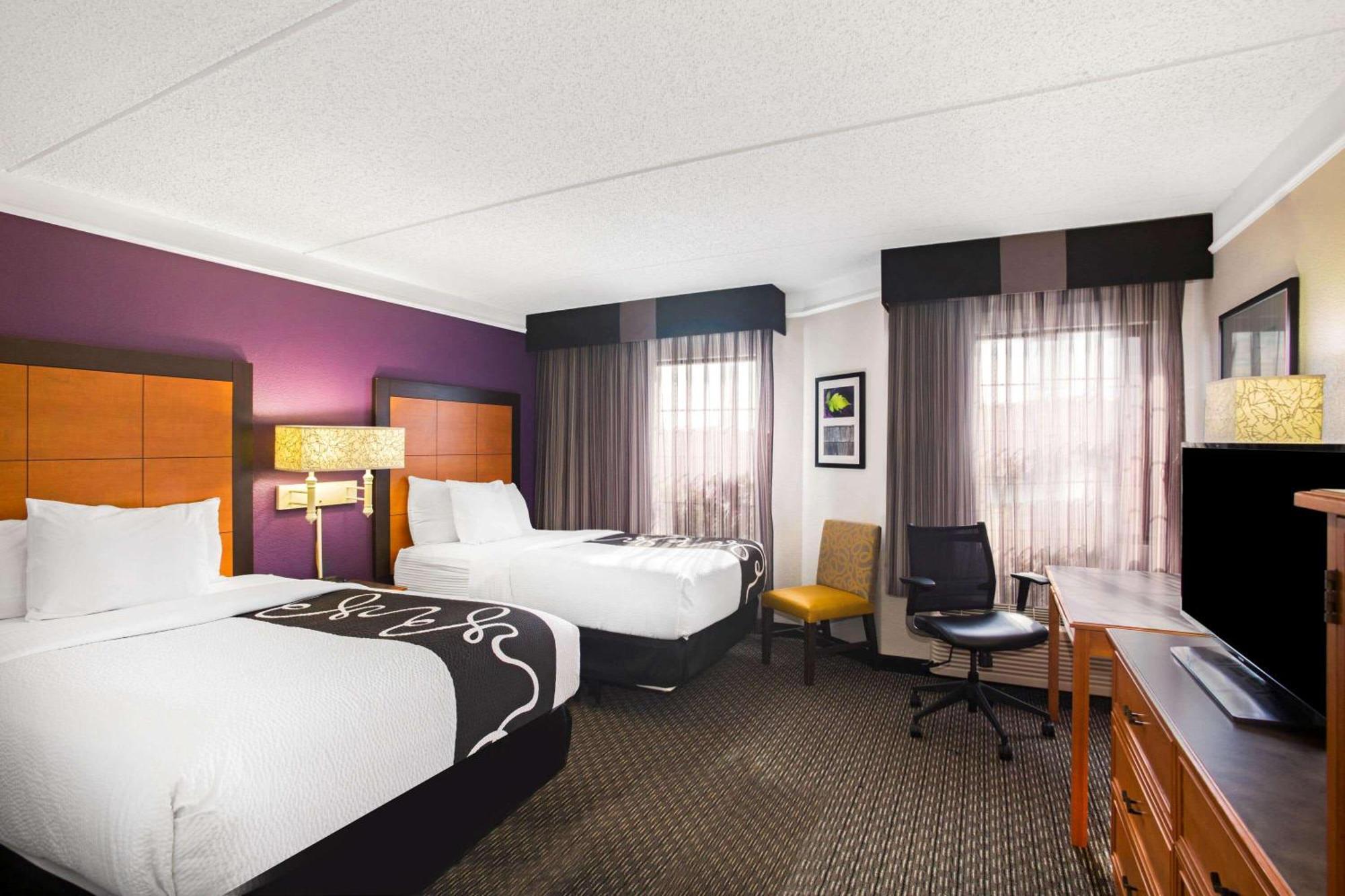 Deluxe Double Room with Two Double Beds - Non-Smoking