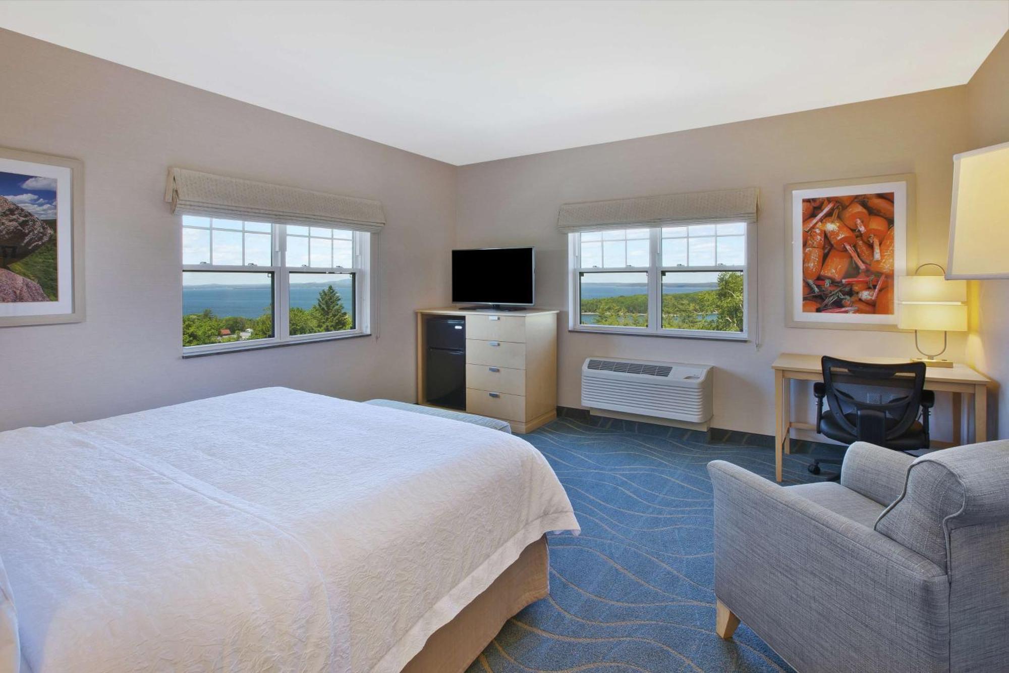 King Room - Non-Smoking with Fridge and Ocean View