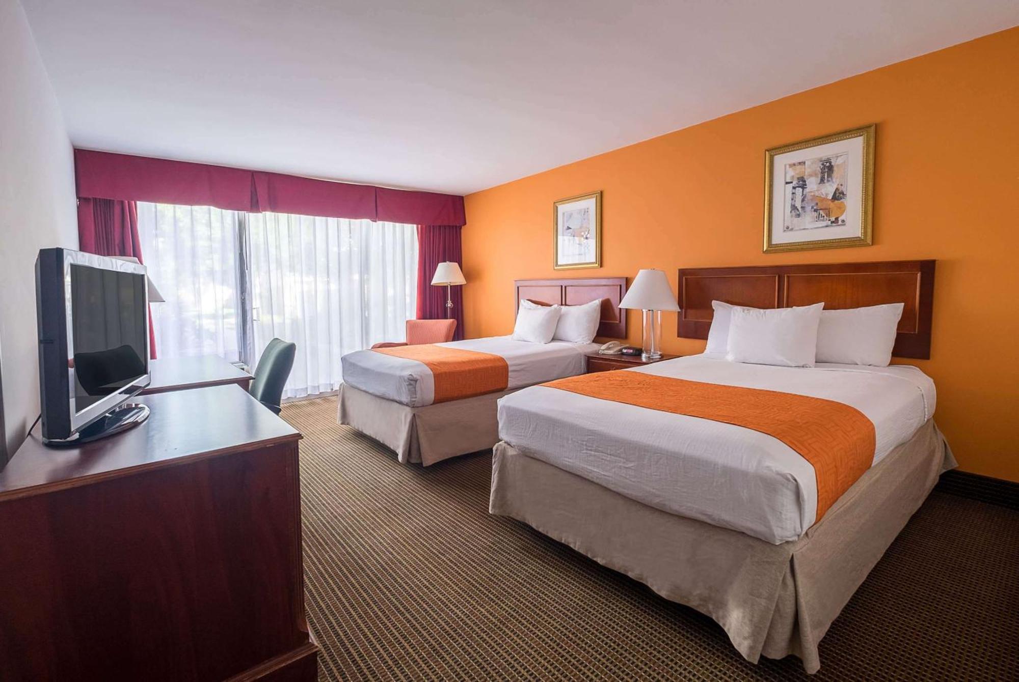 Studio Suite with Two Double Beds, Non-Smoking