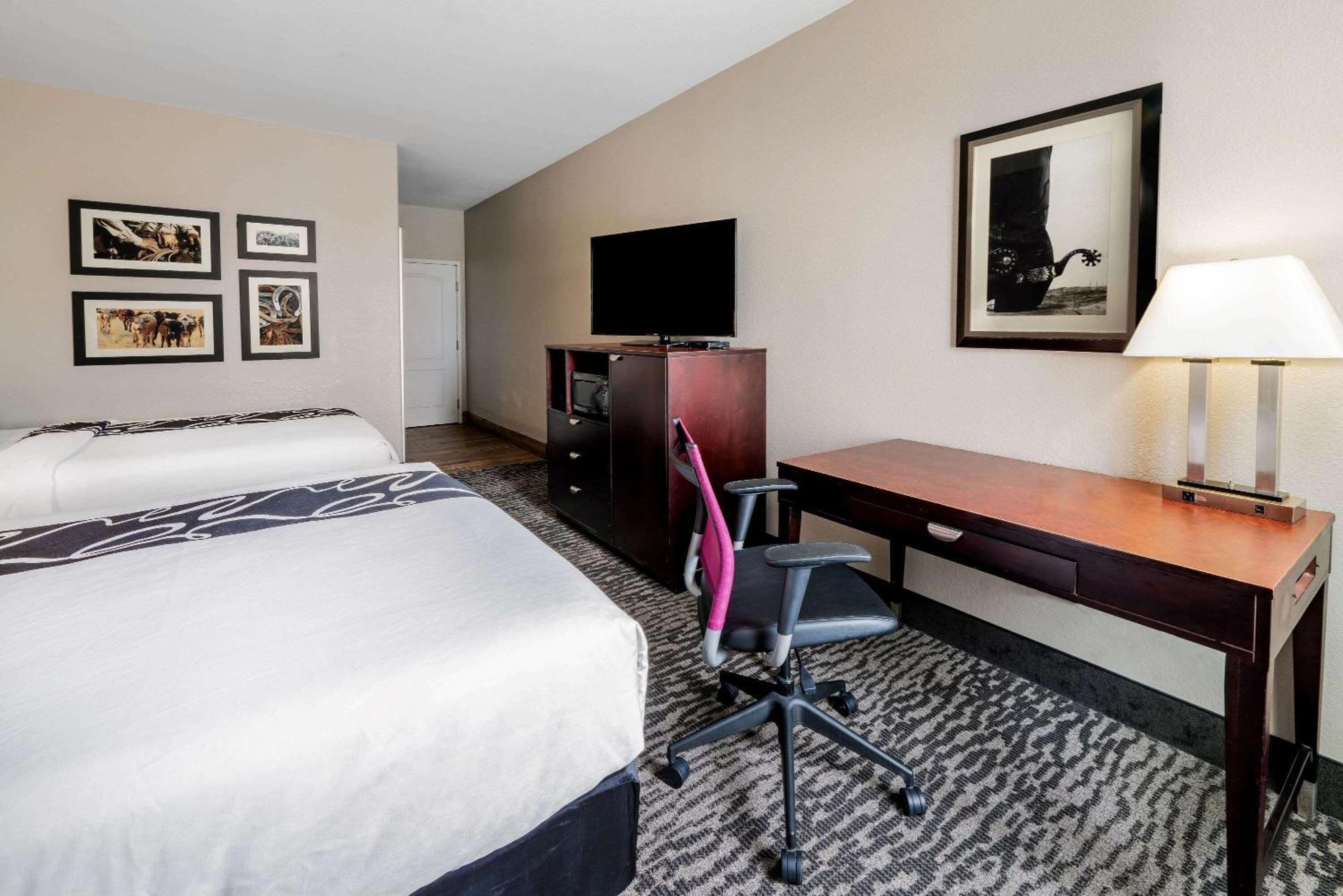 Deluxe Queen Room with Two Queen Beds