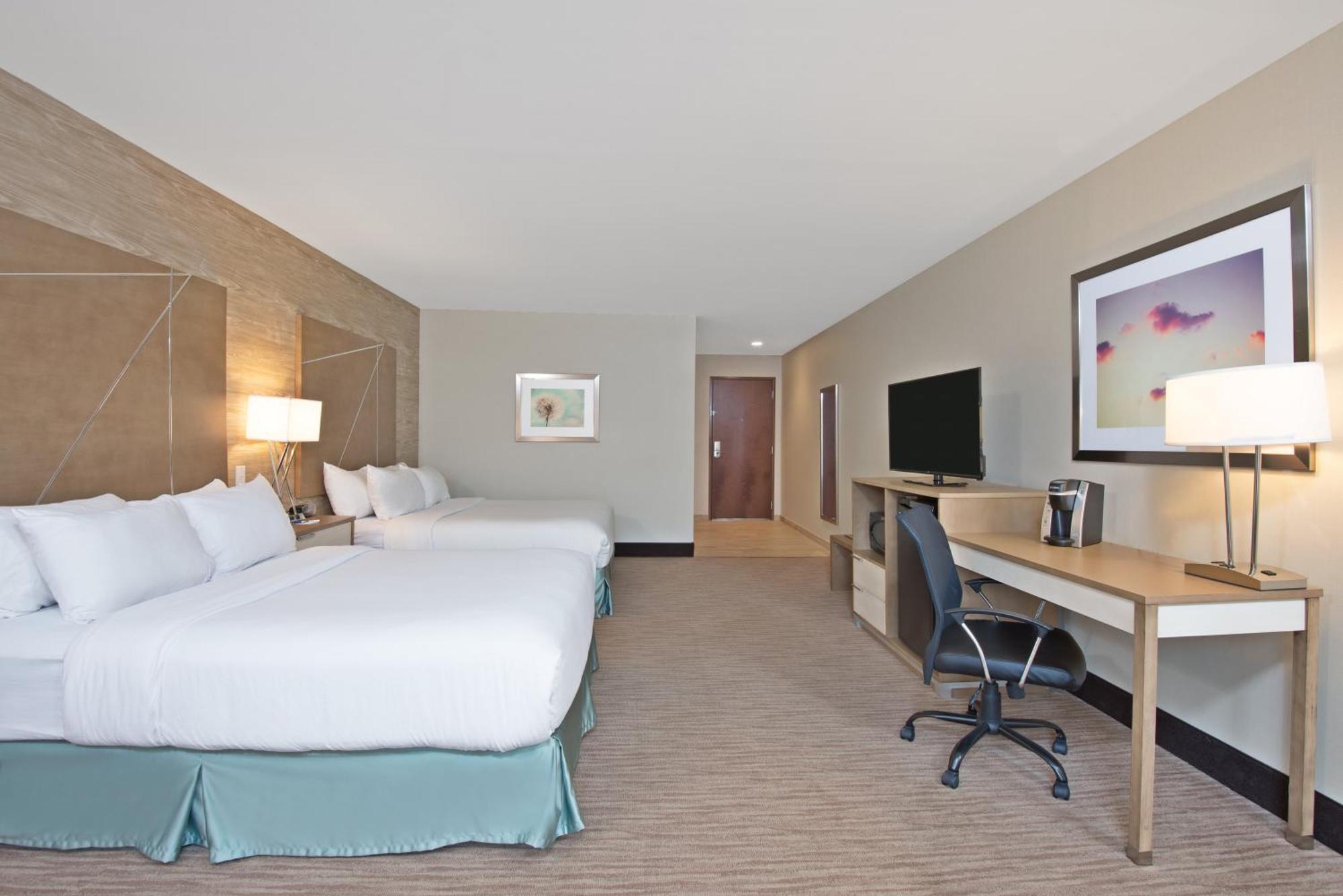 Standard Room with Two Queen Beds