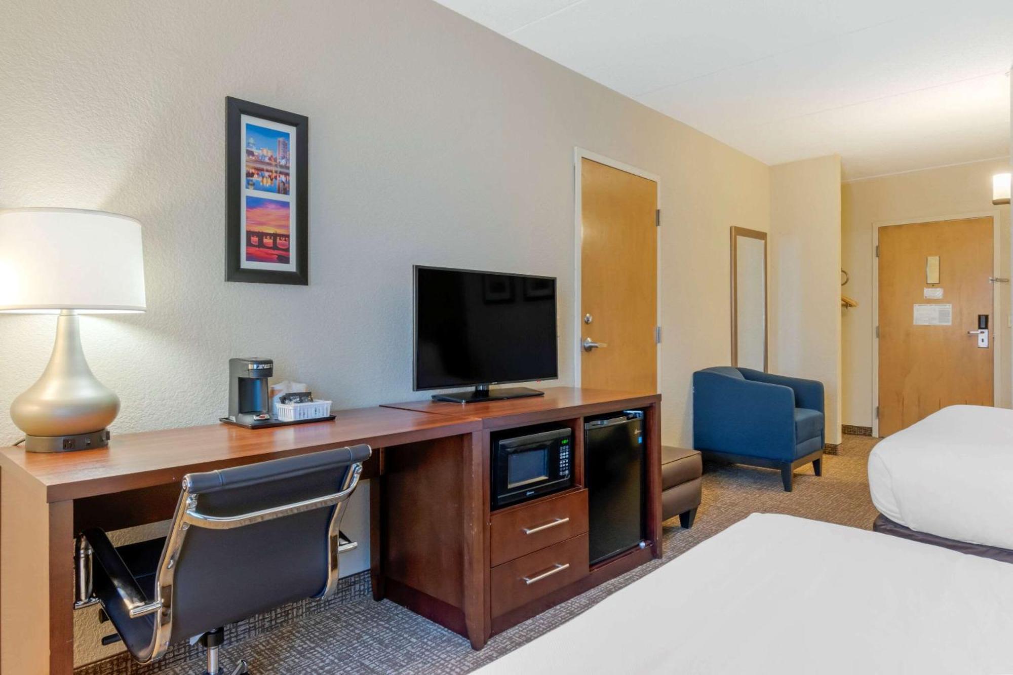 Queen Room with two Queen Beds - Non -Smoking