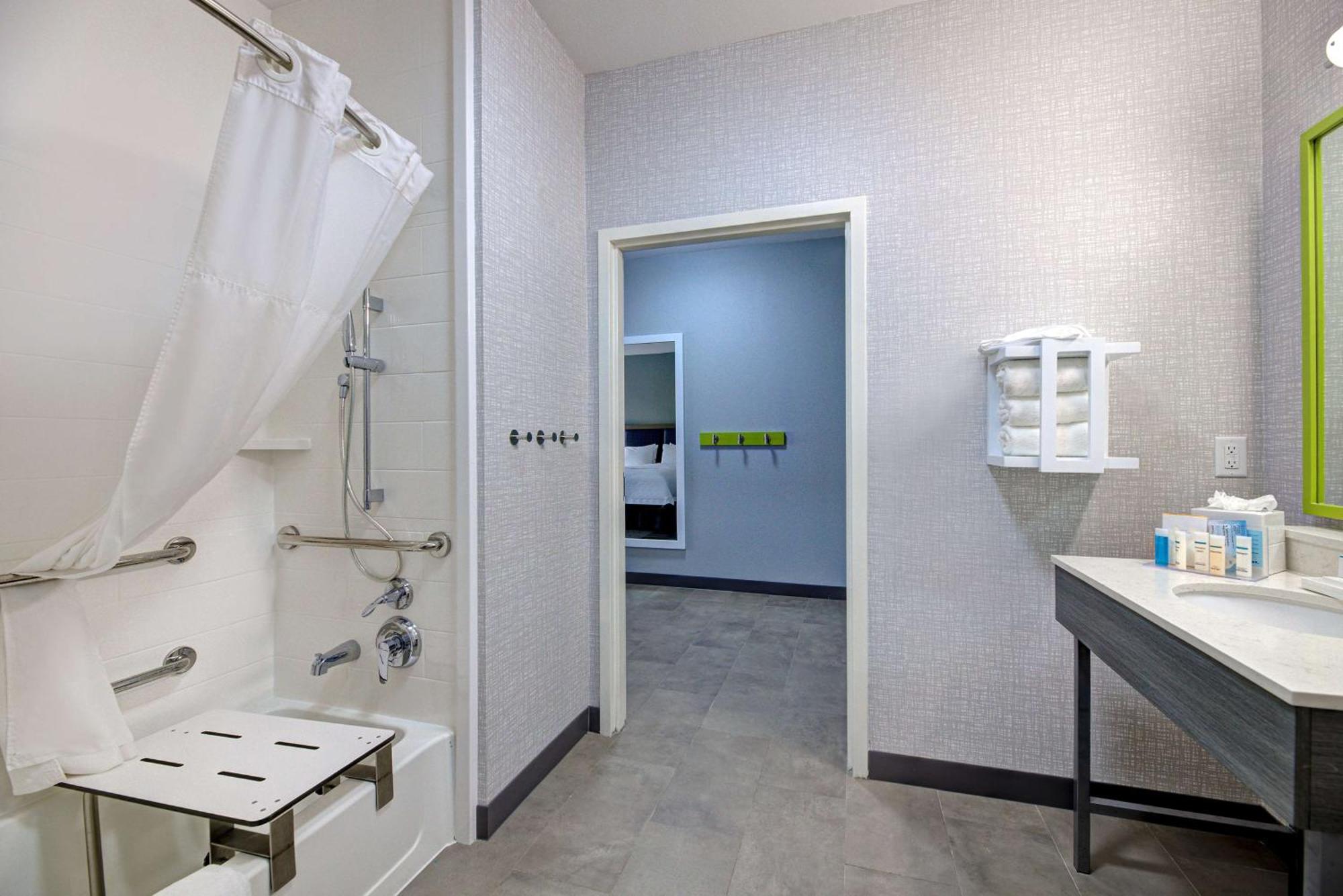 Queen Room with Two Queen Beds - Mobility and Hearing Access/Non-Smoking
