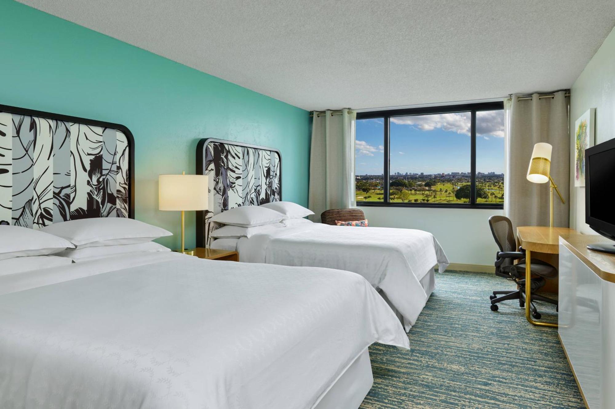 Club level, Guest room, 2 Queen, Top floor