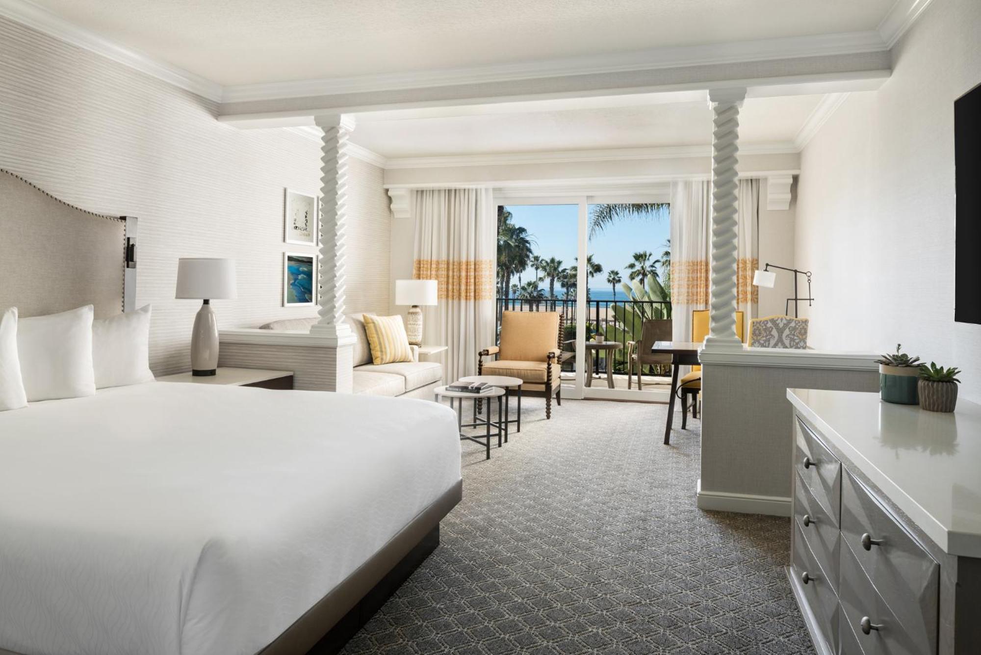 1 King Bed Oversize Ocean View,1769837739:JPEG