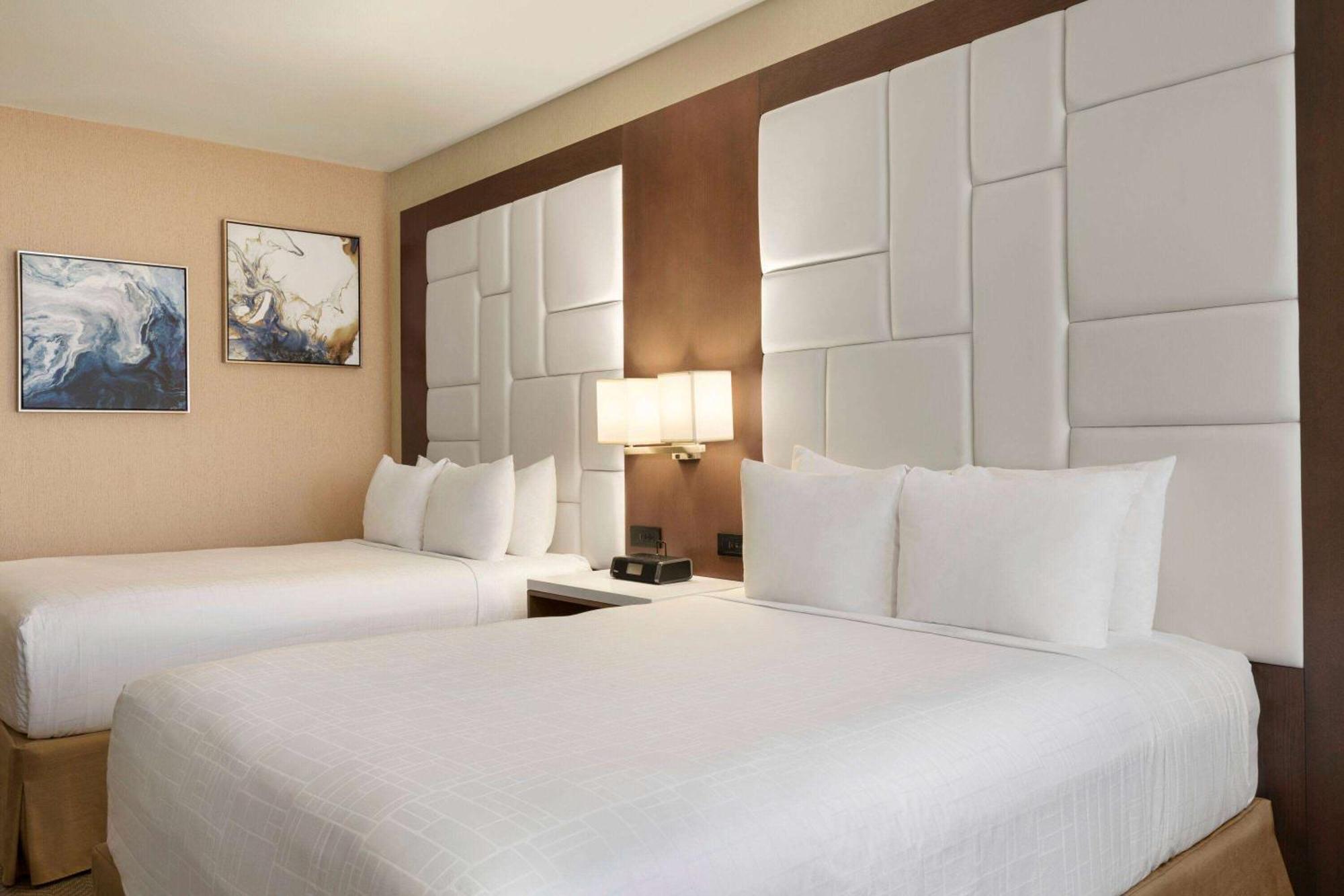Queen Room Two Queen Beds Mobility Access or Non-Smoking