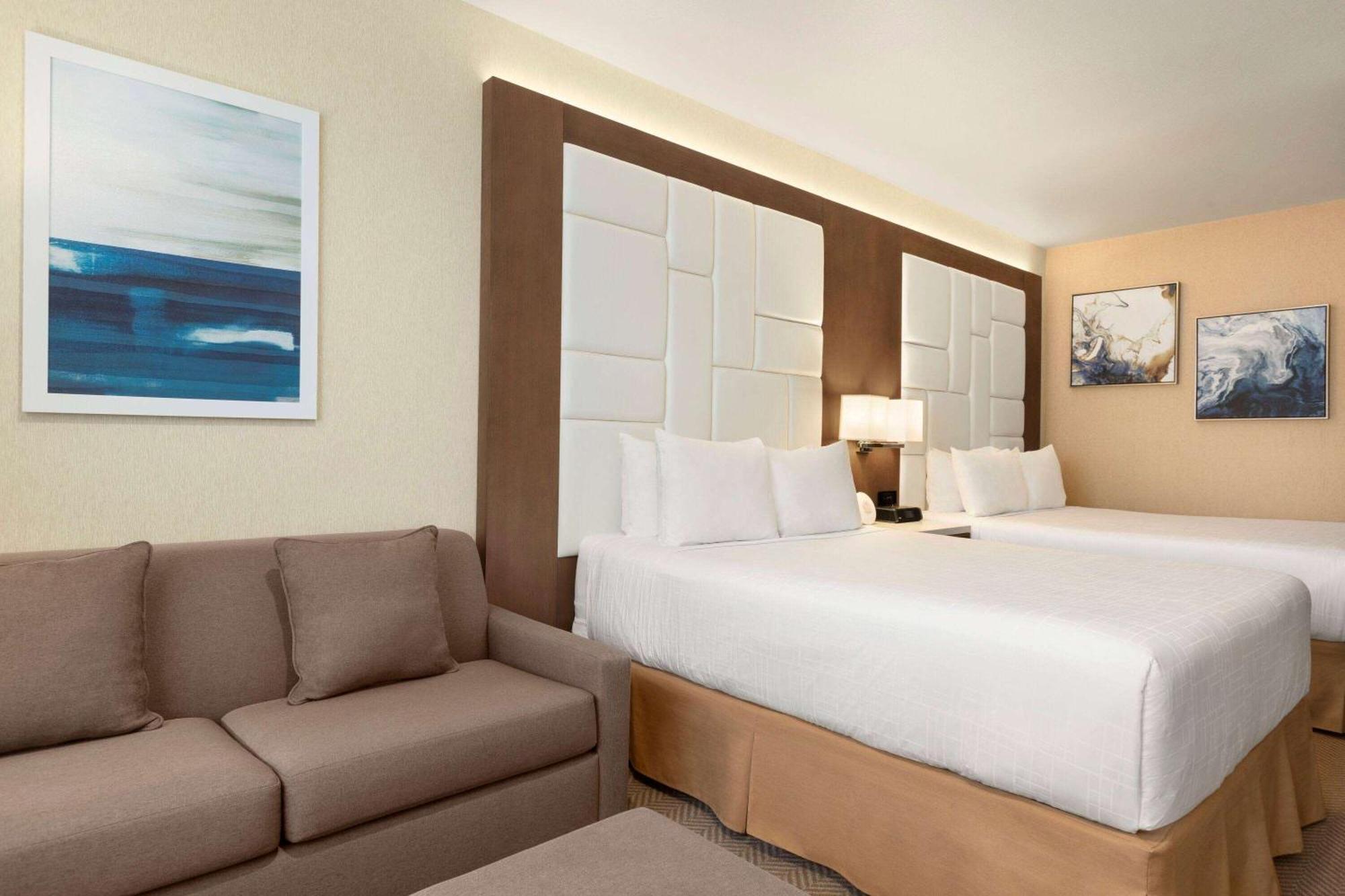 Deluxe Queen Room Two Queen Beds Non-Smoking