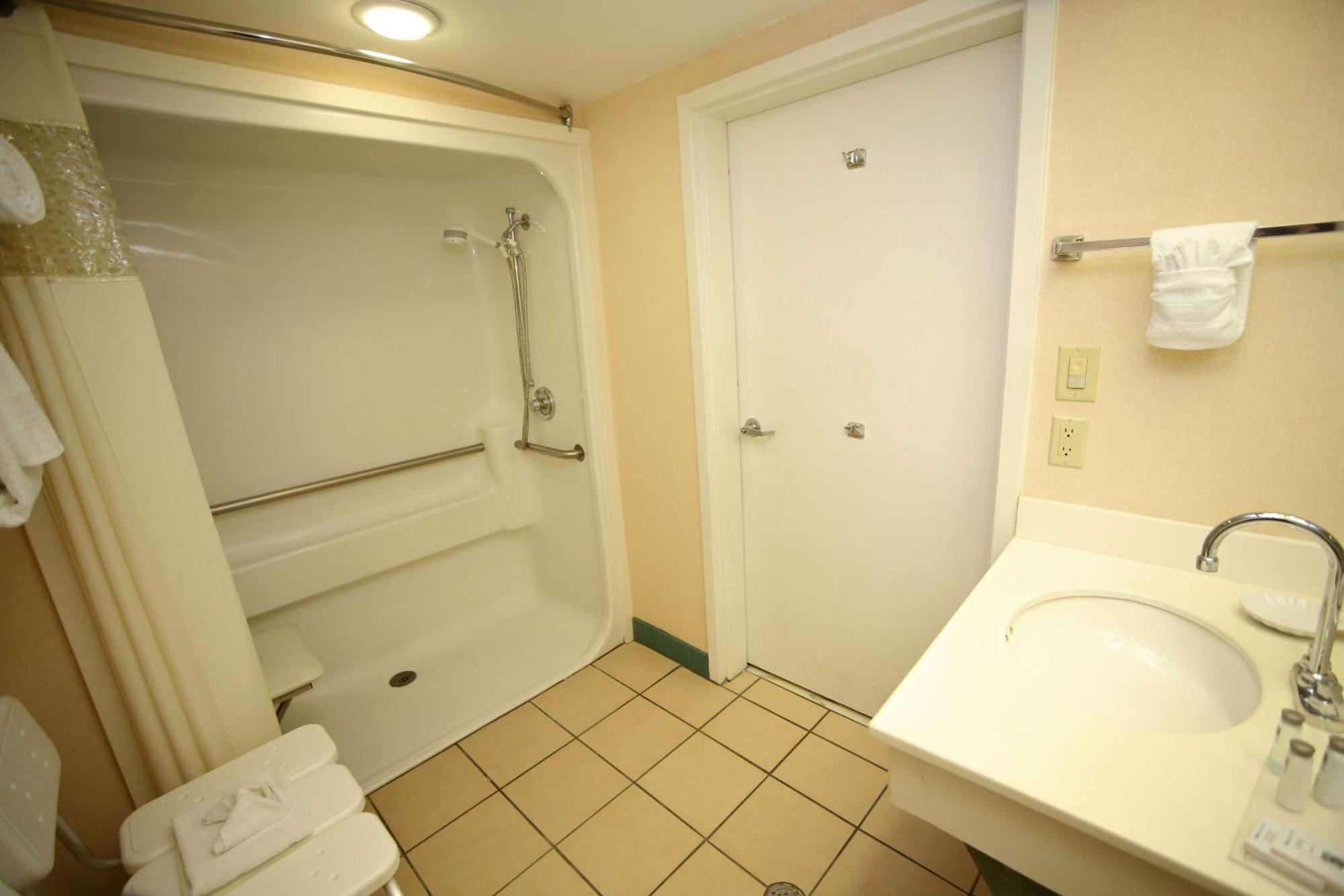 King Room - Mobility Access/Non-Smoking
