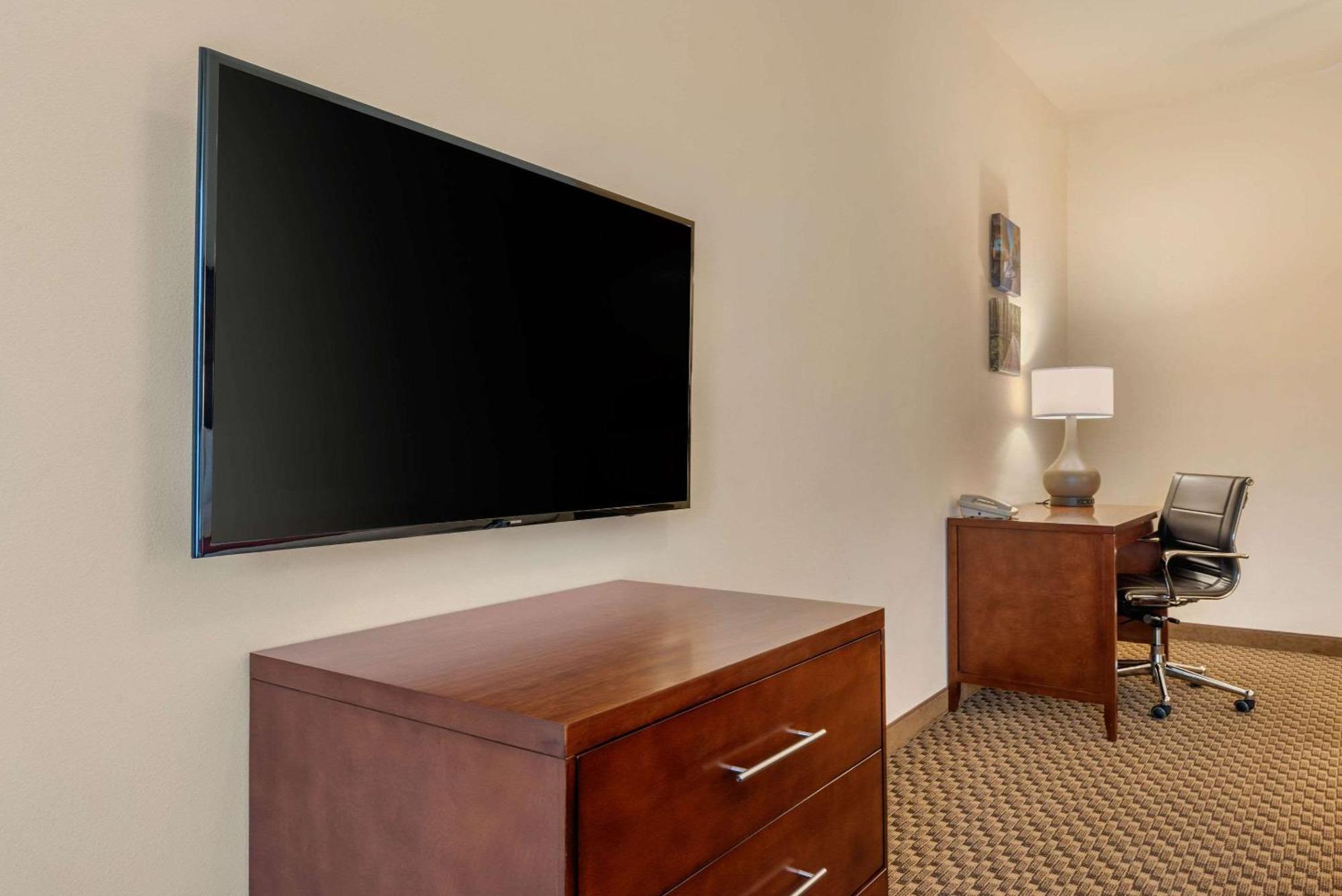Queen Room with Two Queen Beds - Accessible/Non-Smoking