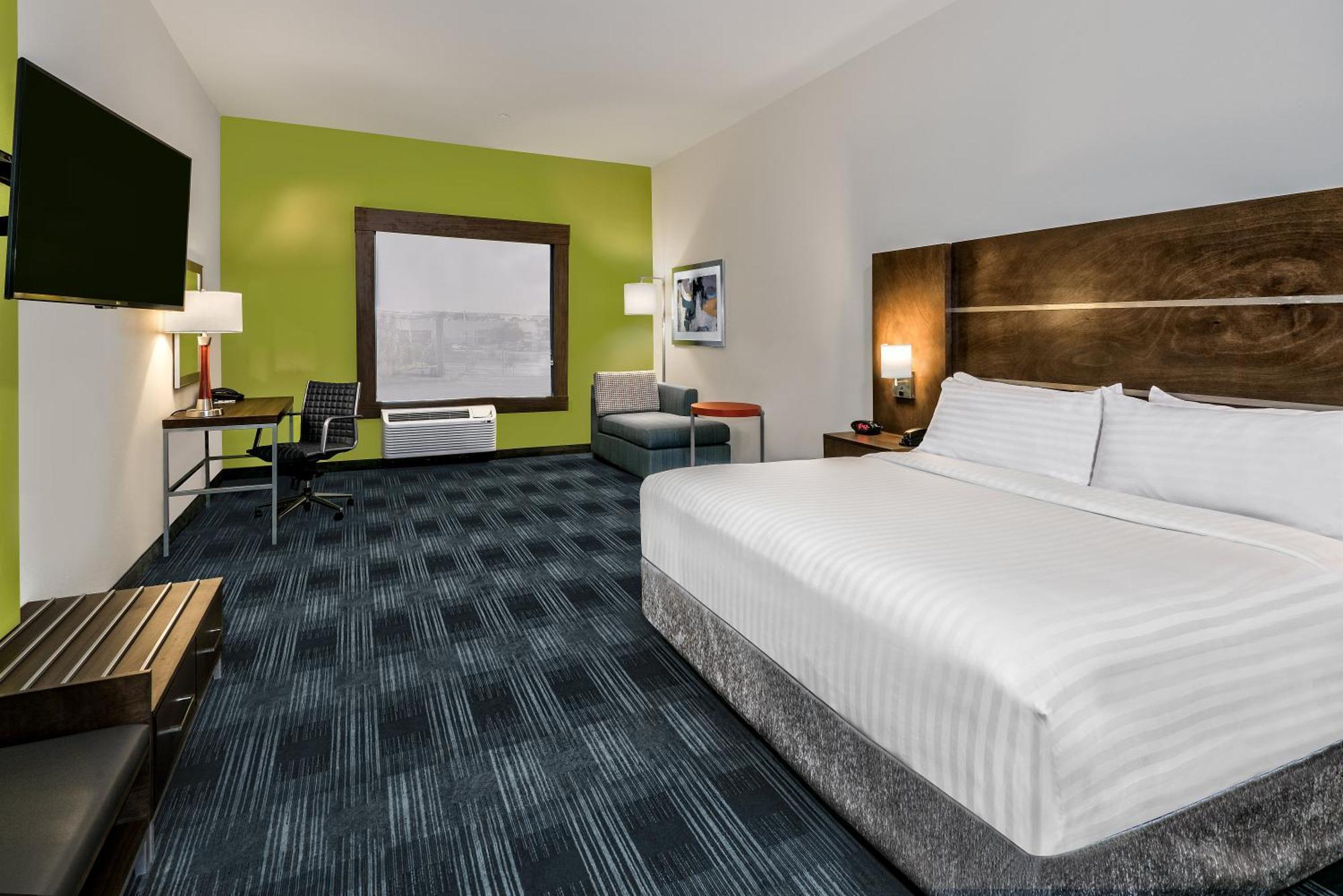 Standard King Room