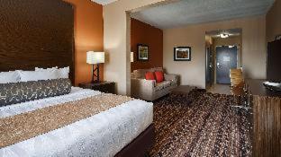 King Suite with Sofa Bed and Bath Tub - Disability Access/Non-Smoking