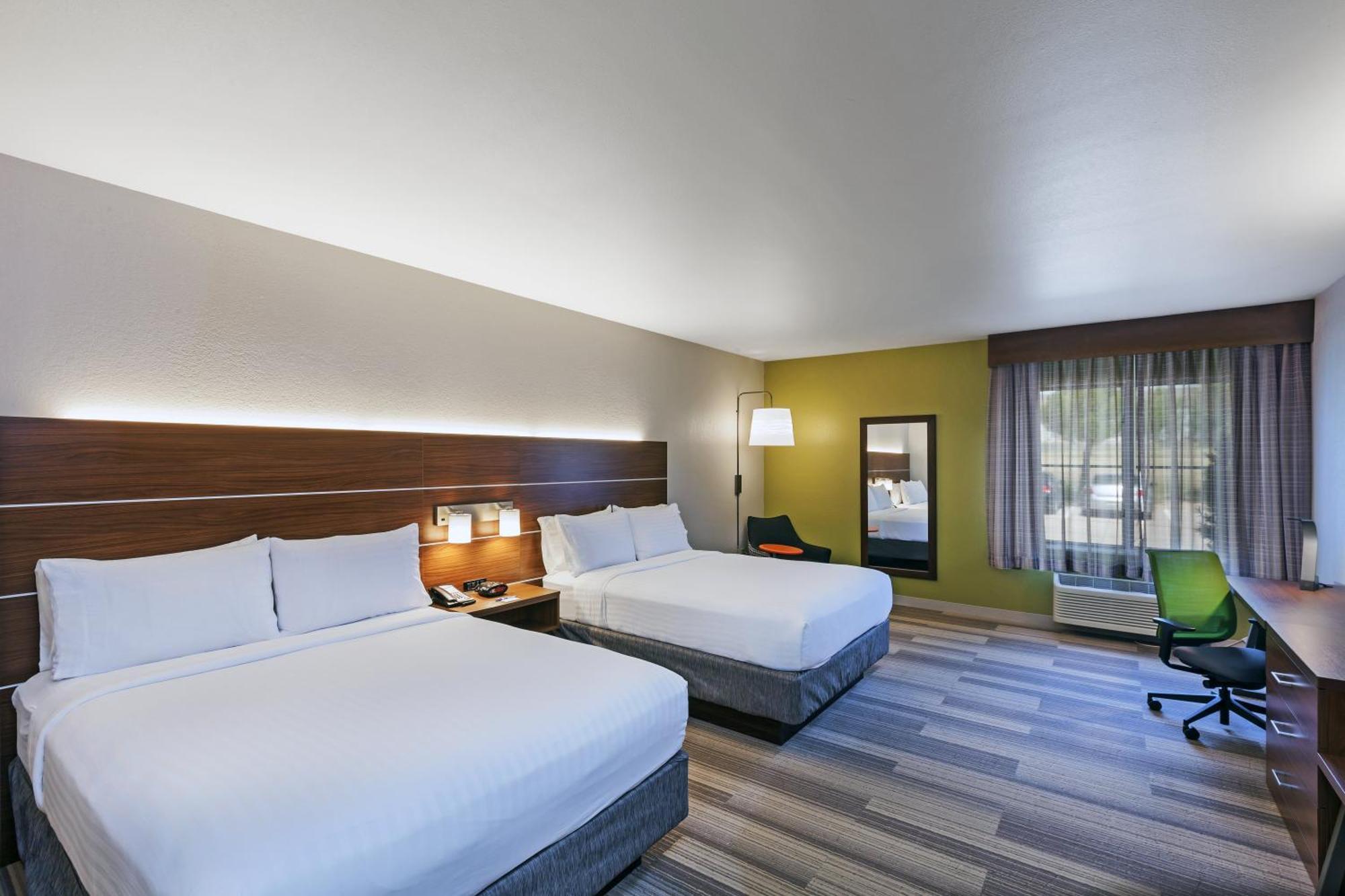 Standard Room with Two Queen Beds