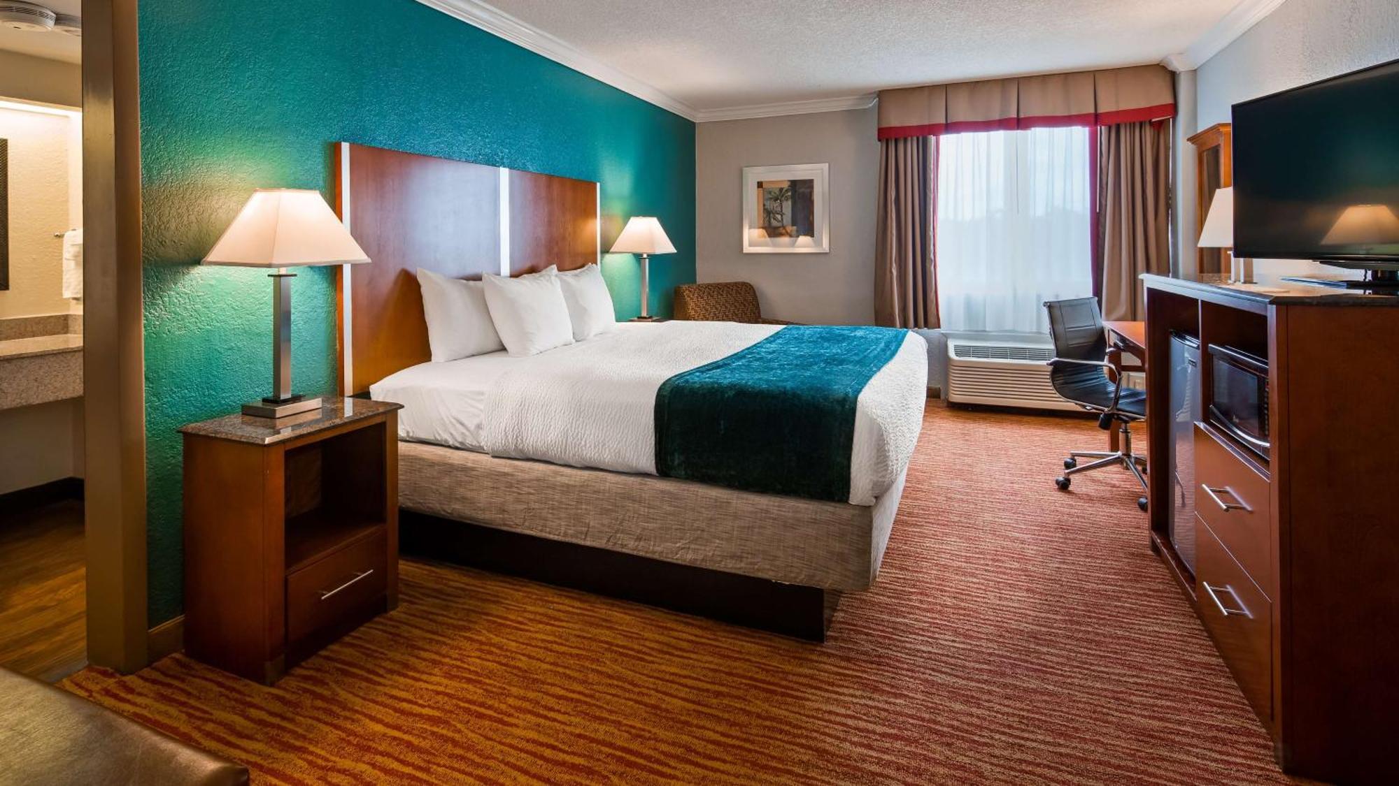 King Suite with Sofa Bed - Non-Smoking