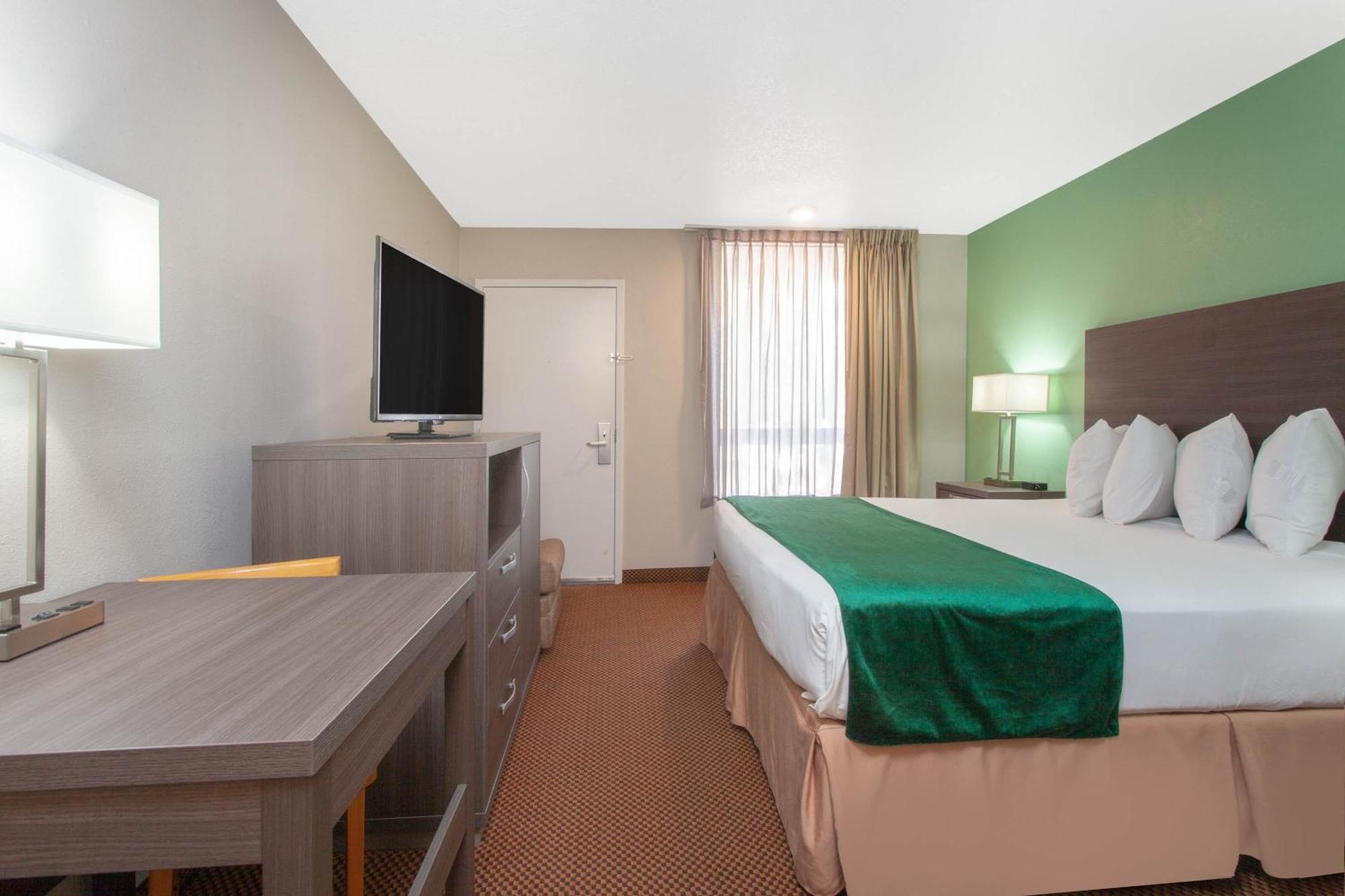 King Room with Pool View