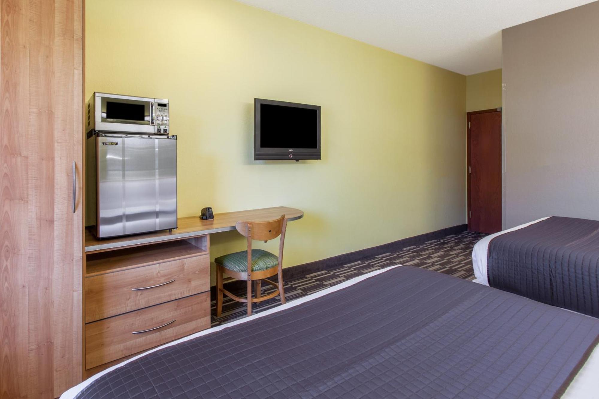 Queen Room with Two Queen Beds and Roll-In Shower - Mobility/Hearing Accessible - Non-Smoking