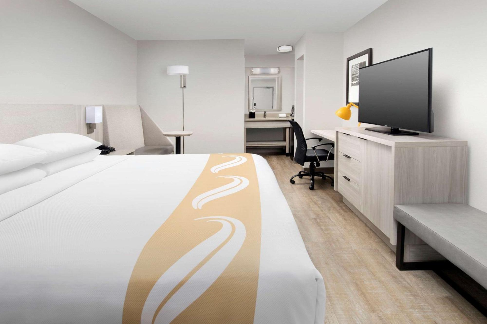 Upgraded King Room- Non Smoking